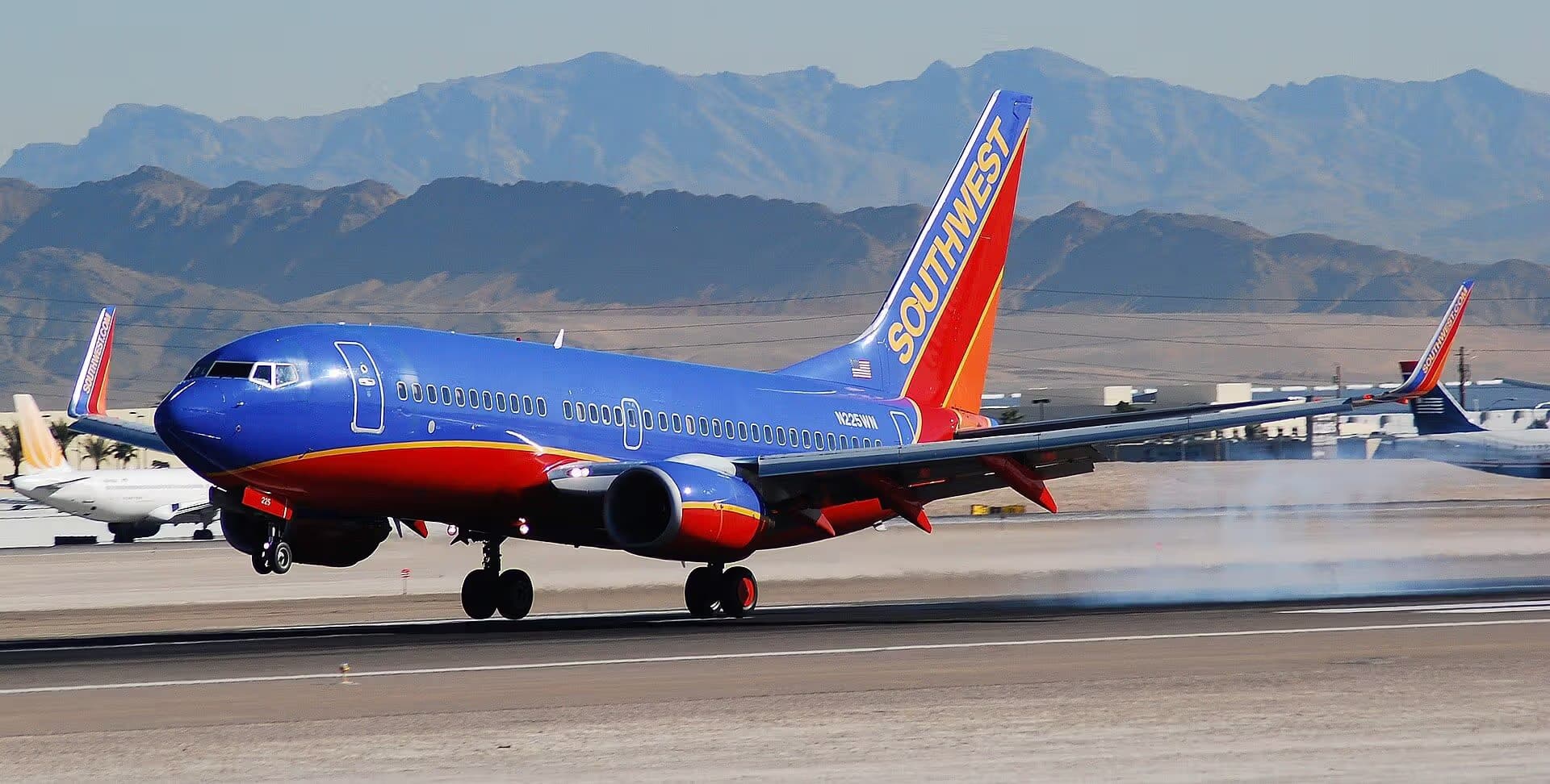 N225WN — Boeing