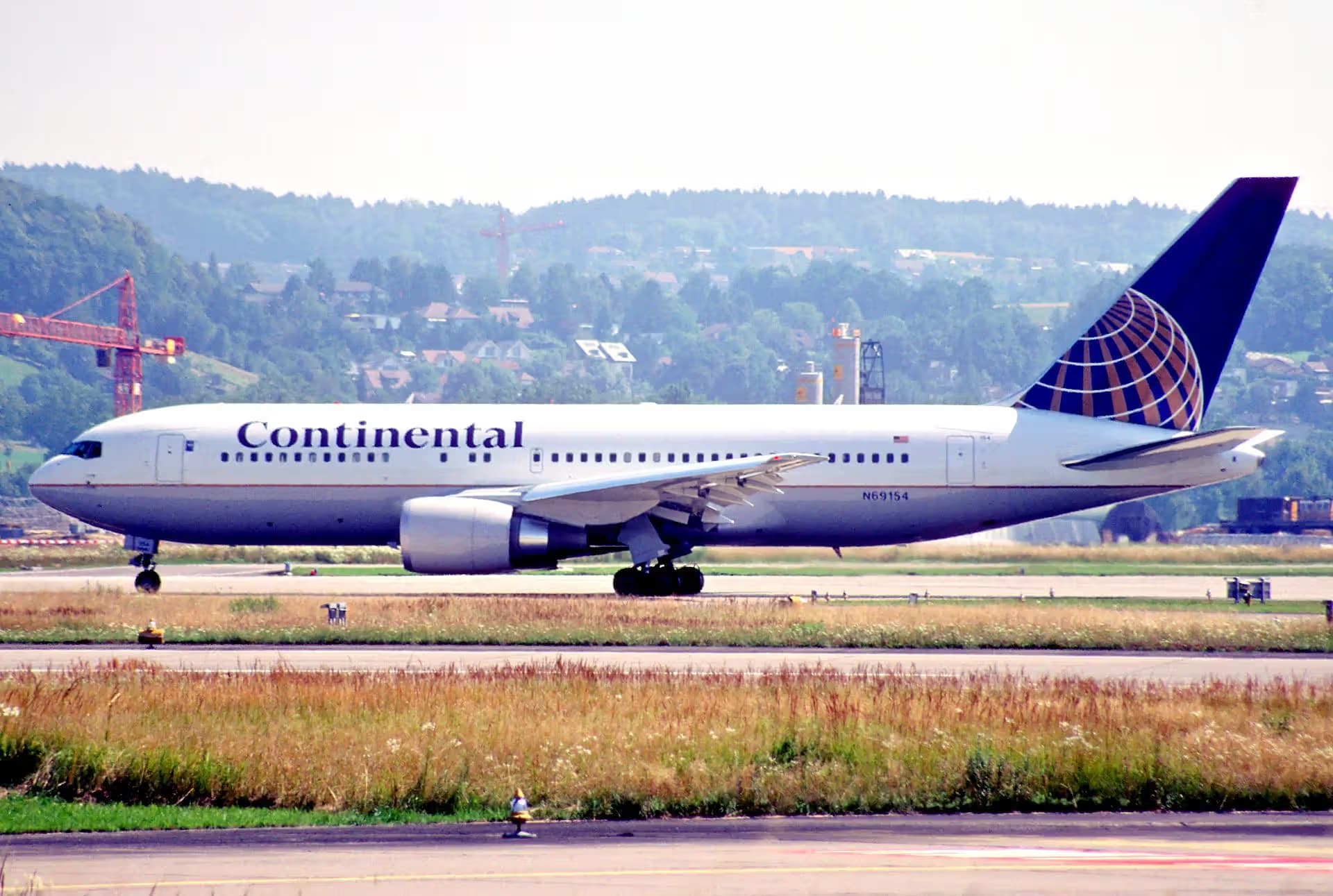N69154 — Twin-engine aircraft