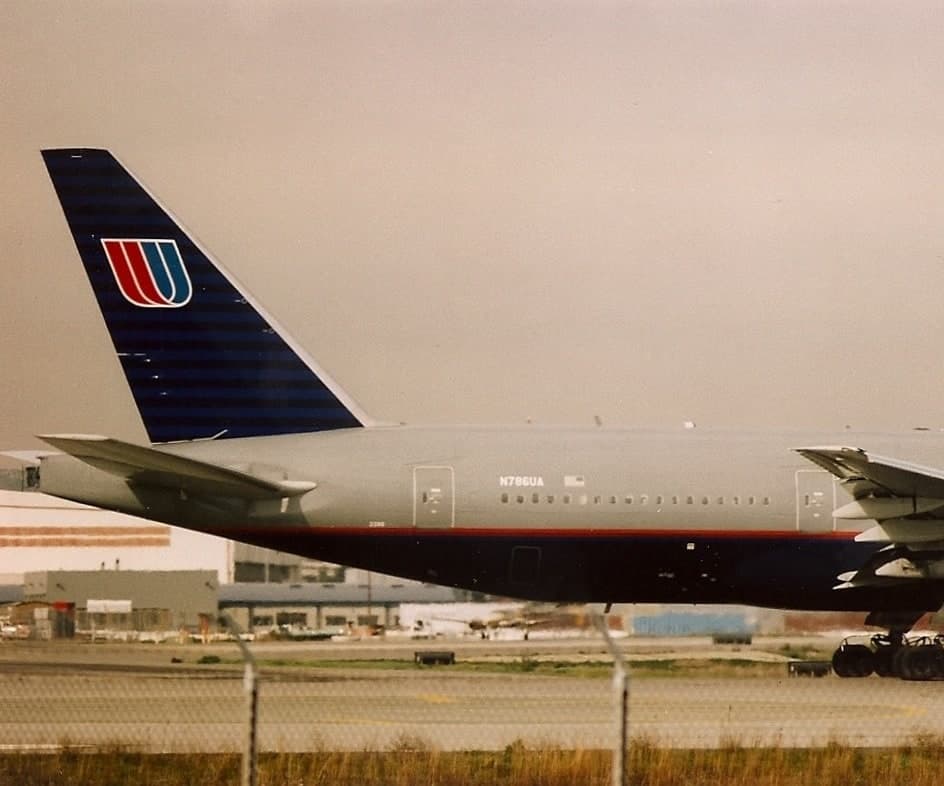N786UA — Boeing