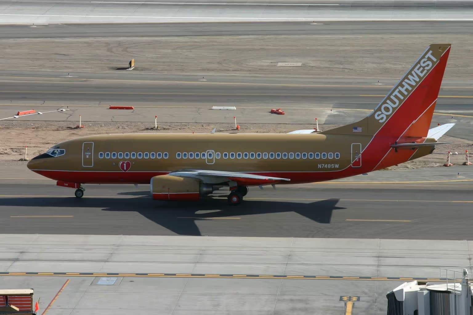 N748SW — Boeing