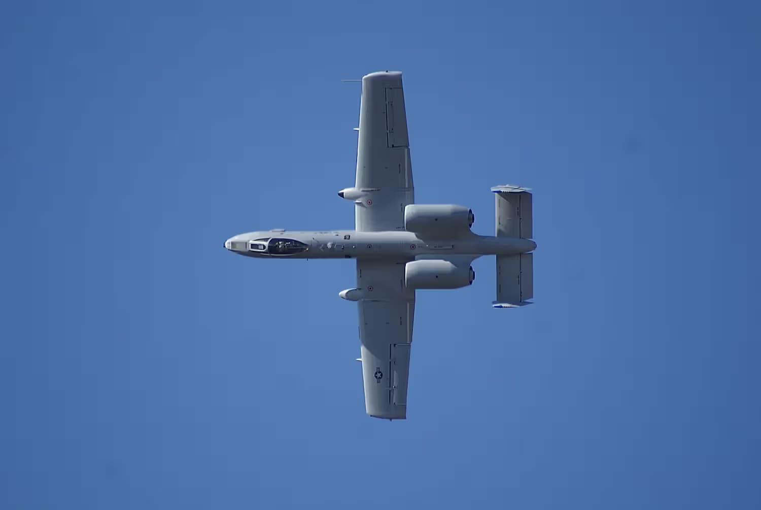 Unidentified — Twin-engine aircraft