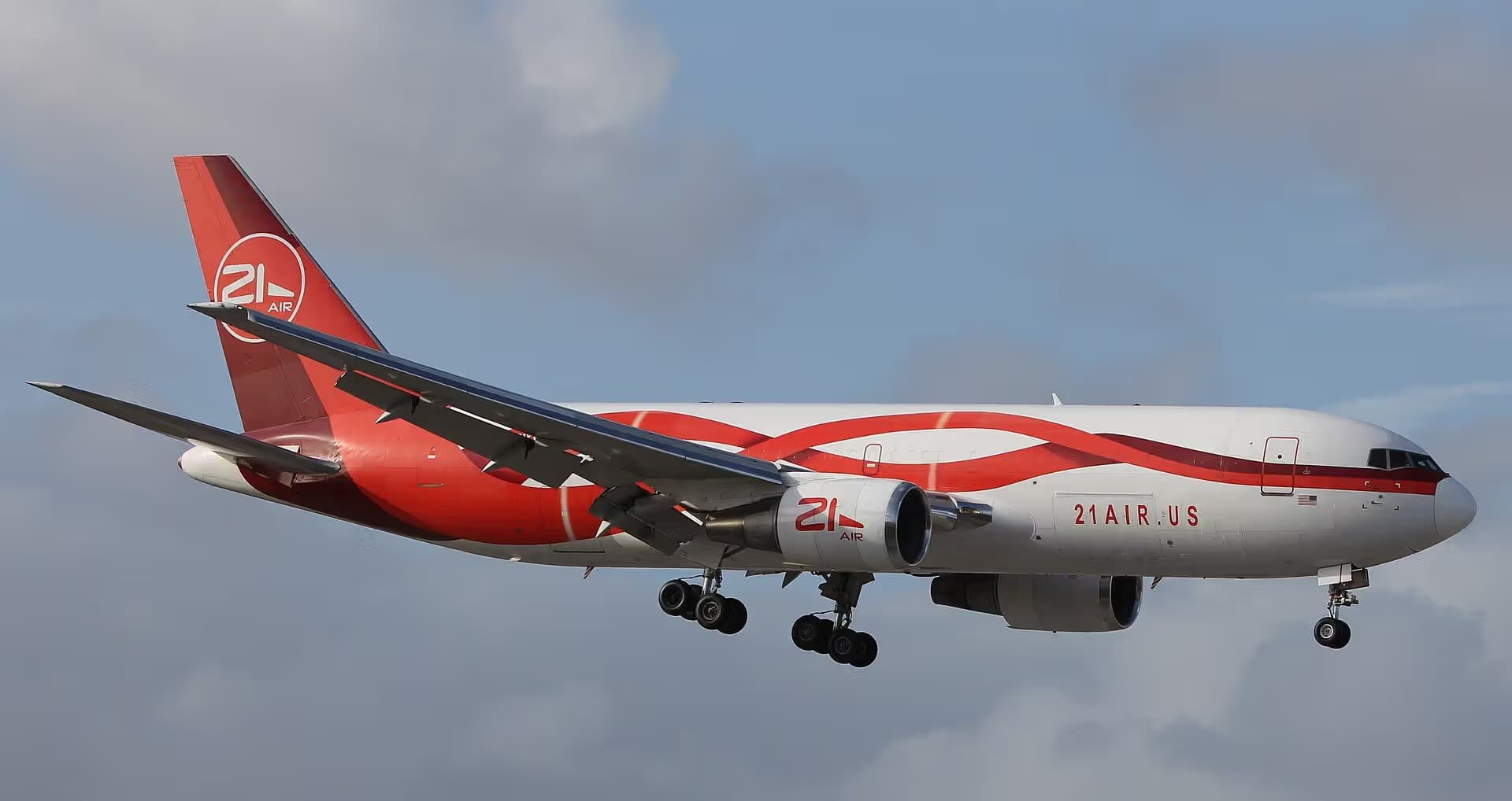 N881YV — Twin-engine aircraft