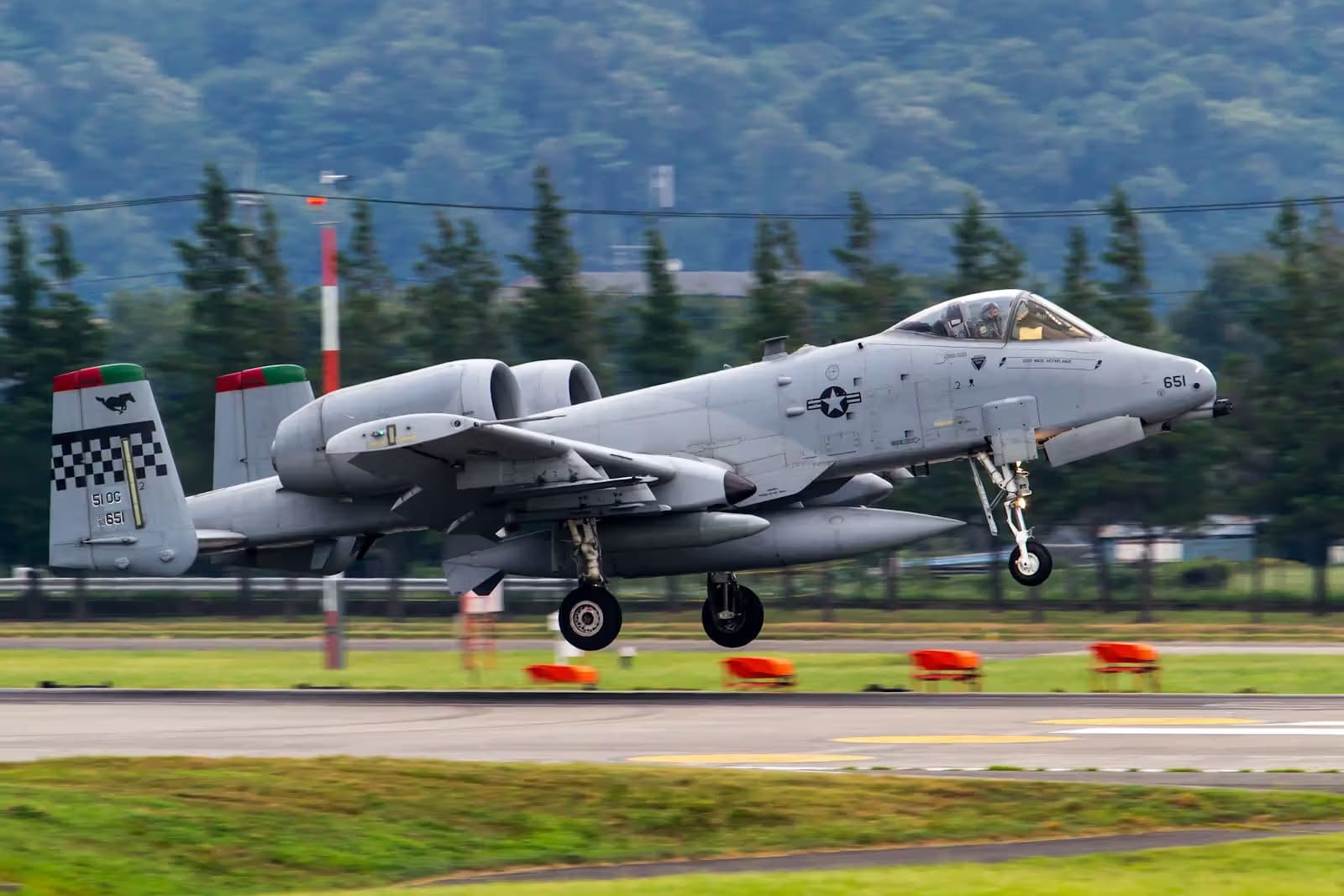 Unidentified — Twin-engine aircraft