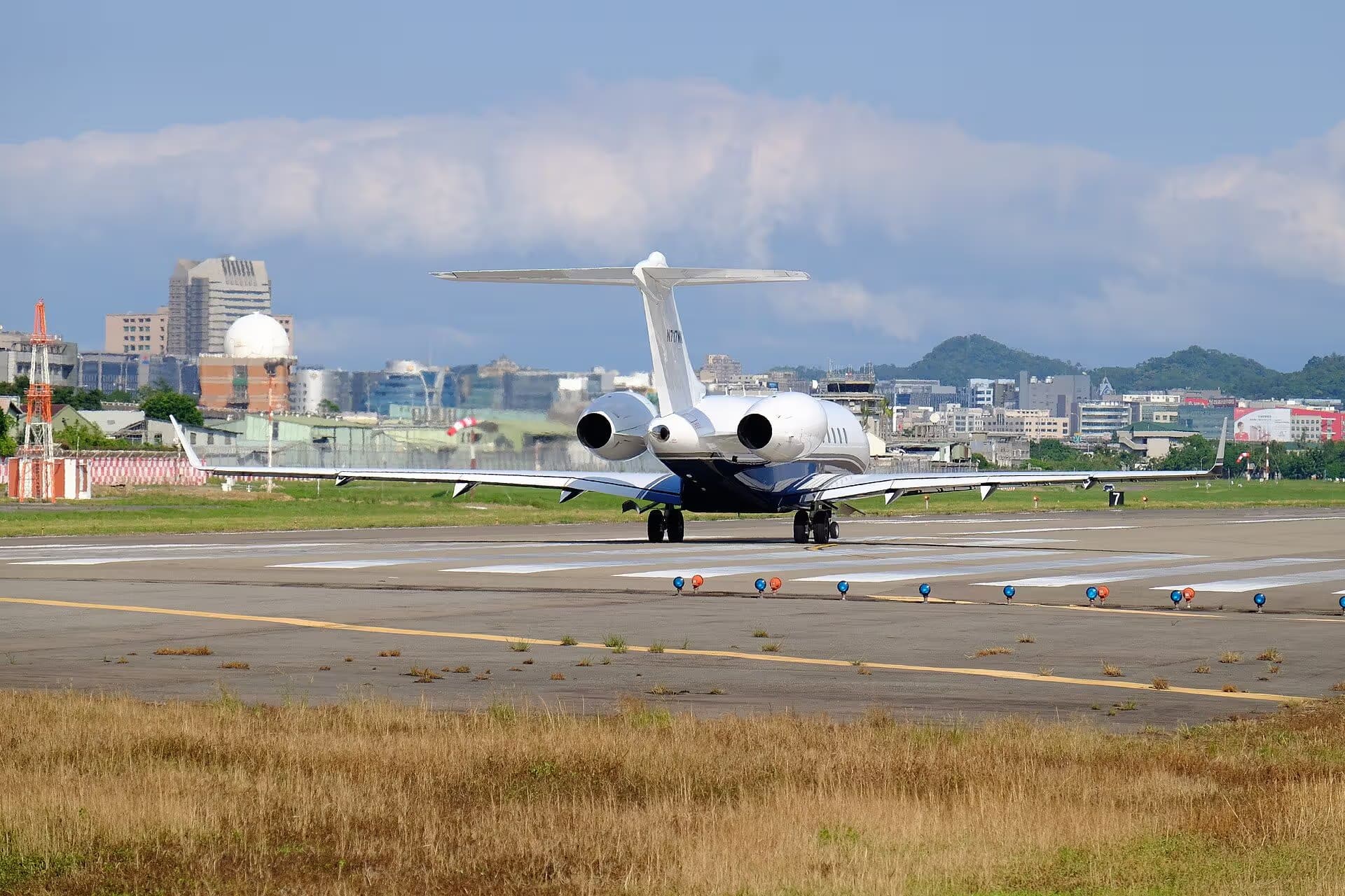 N717MK — Business jet