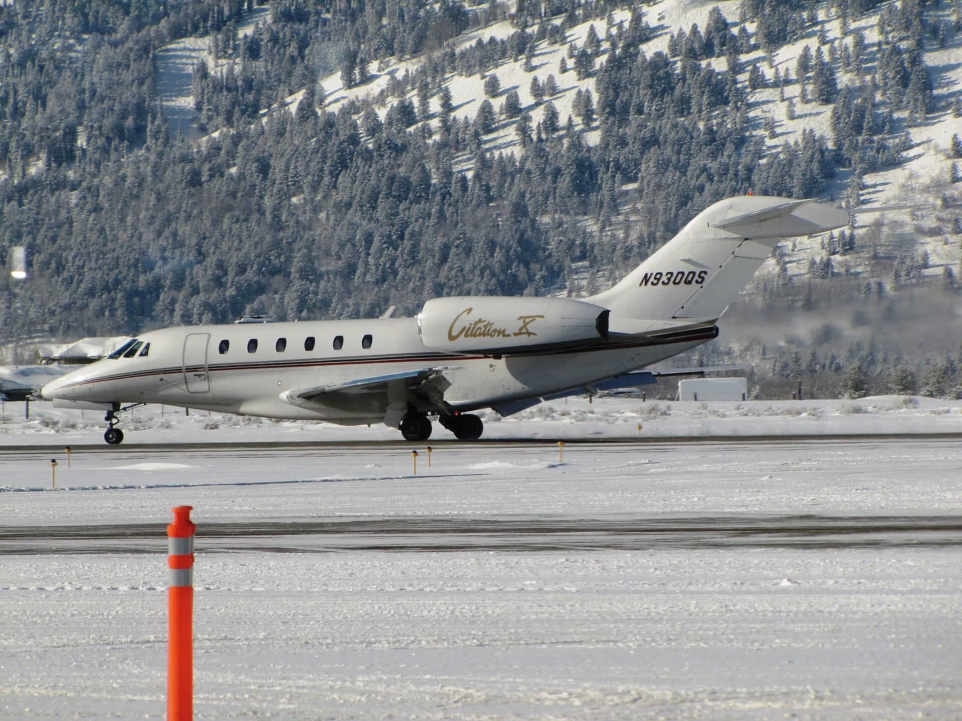 N930QS — Business jet