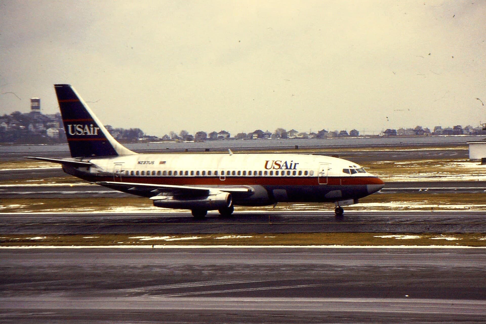 N237US — Twin-engine aircraft
