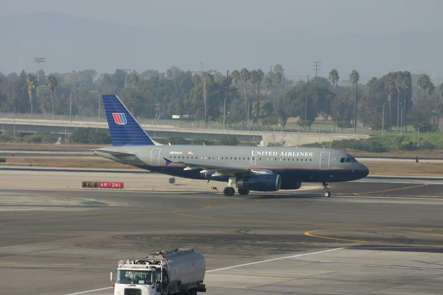 N844UA — Airbus