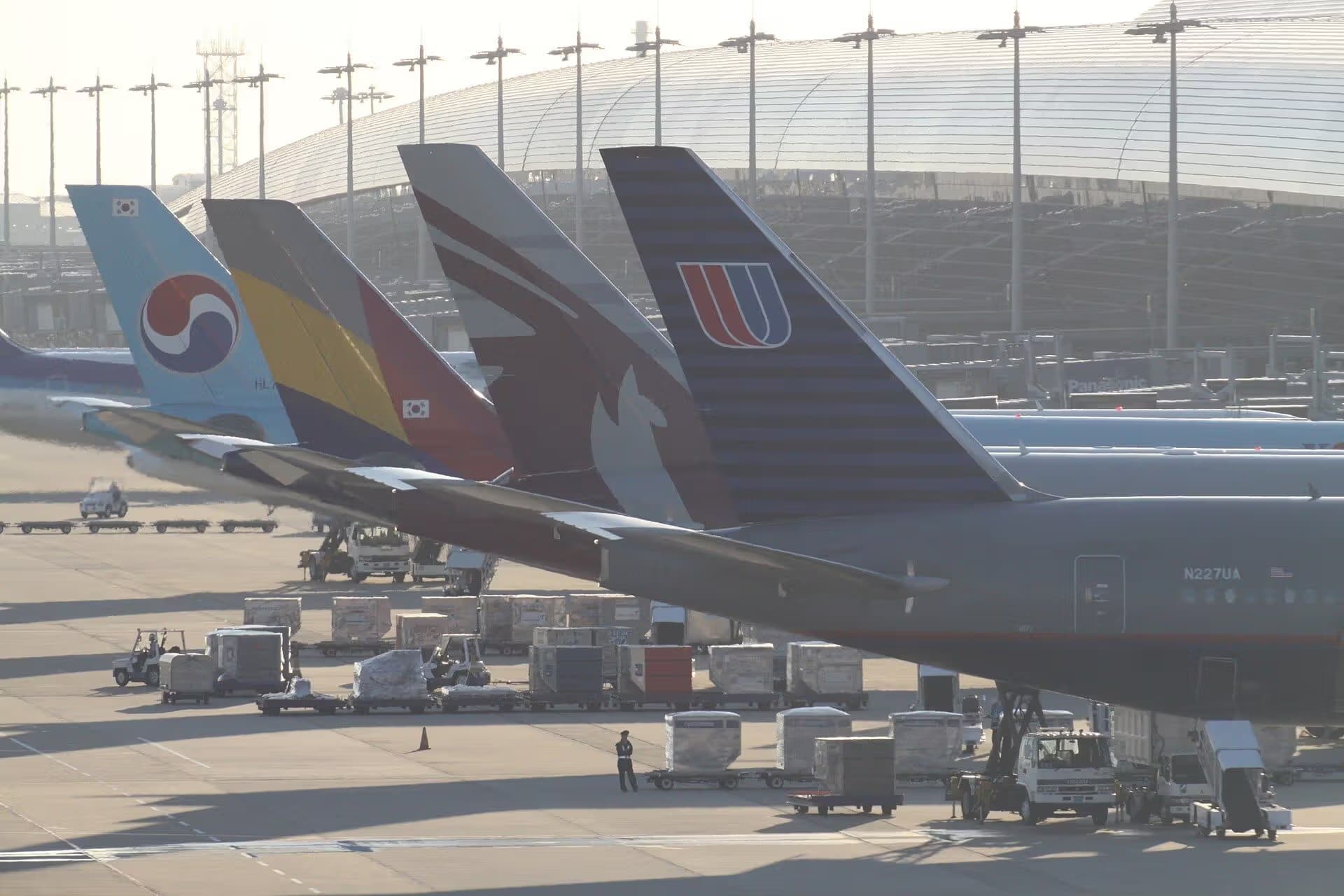 N227UA — Aircraft
