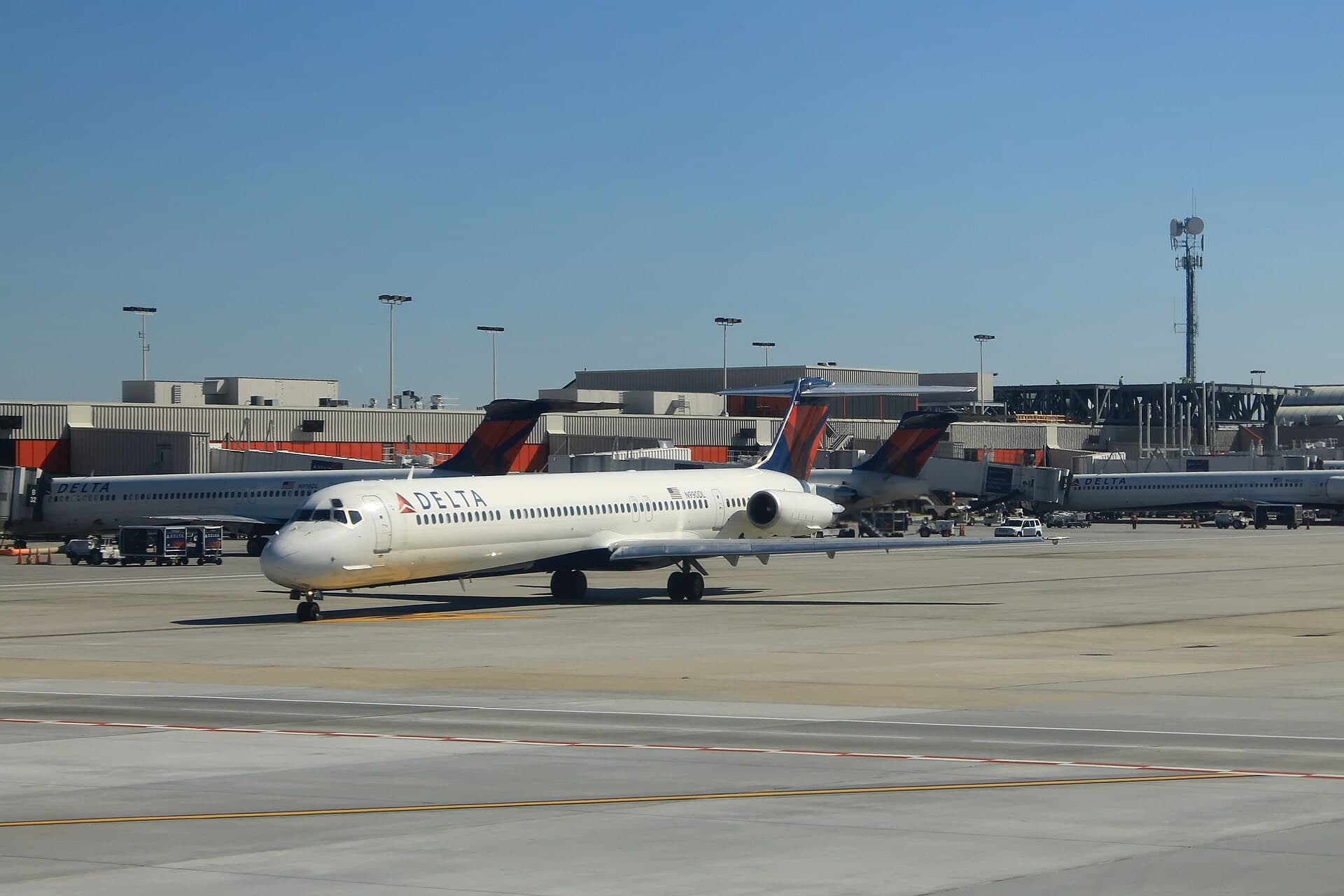 N990DL — Douglas