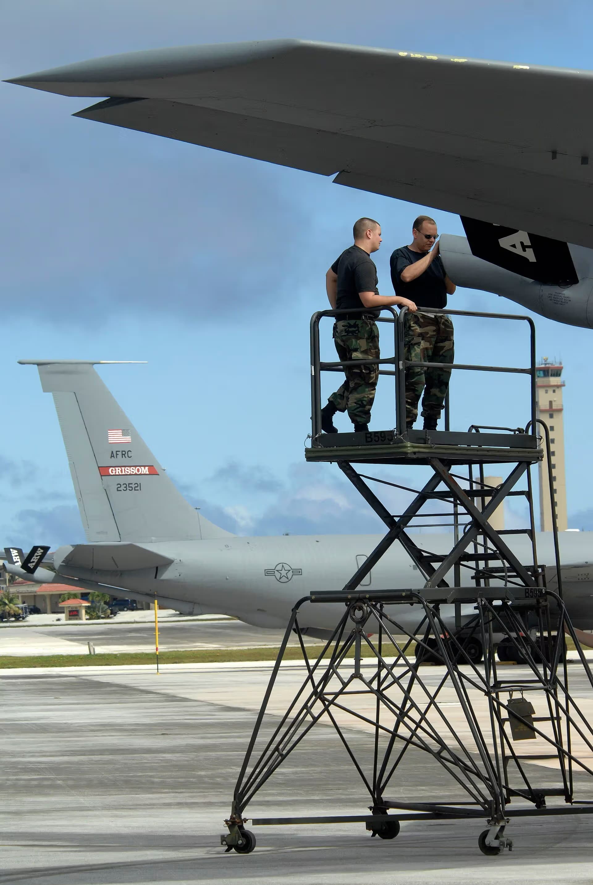 Unidentified — Aircraft at Andersen Air Force Base