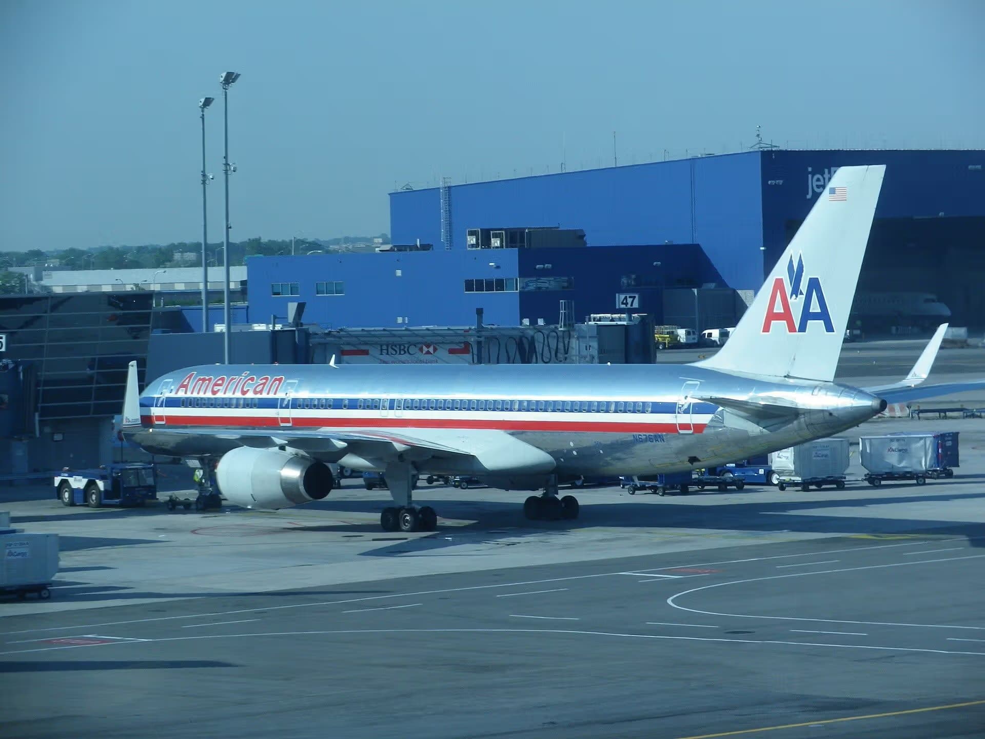 N676AN — Twin-engine aircraft