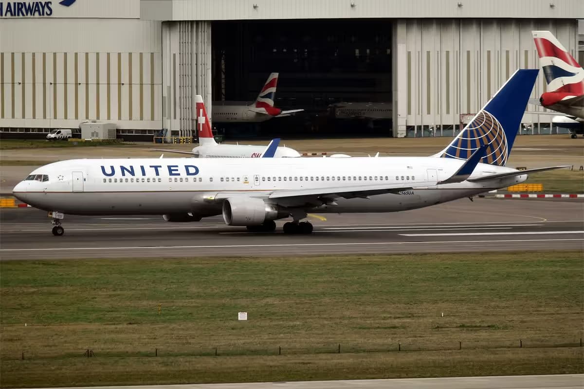 N665UA — Boeing