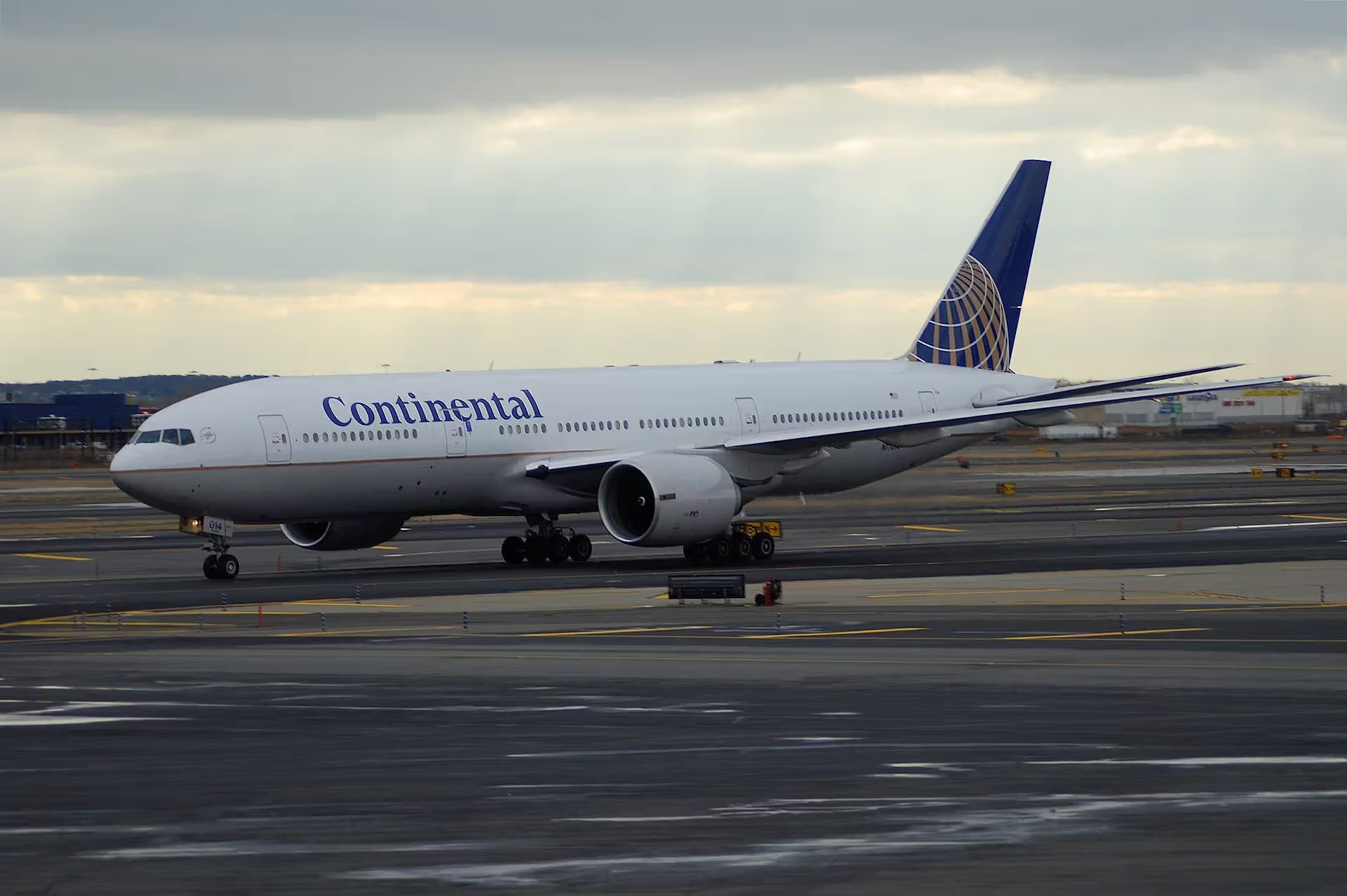 N77014 — Boeing