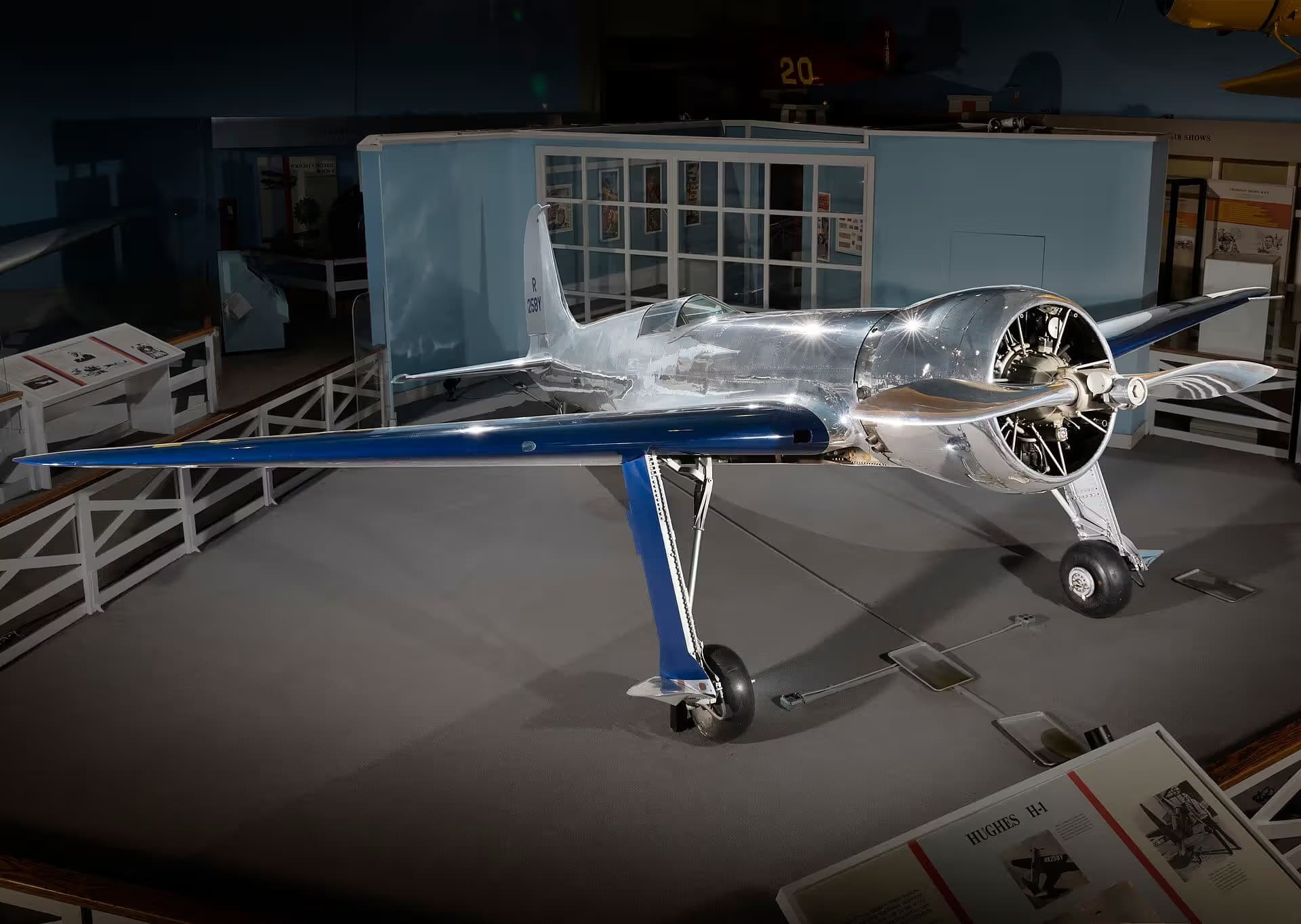 Unidentified — Single-engine aircraft