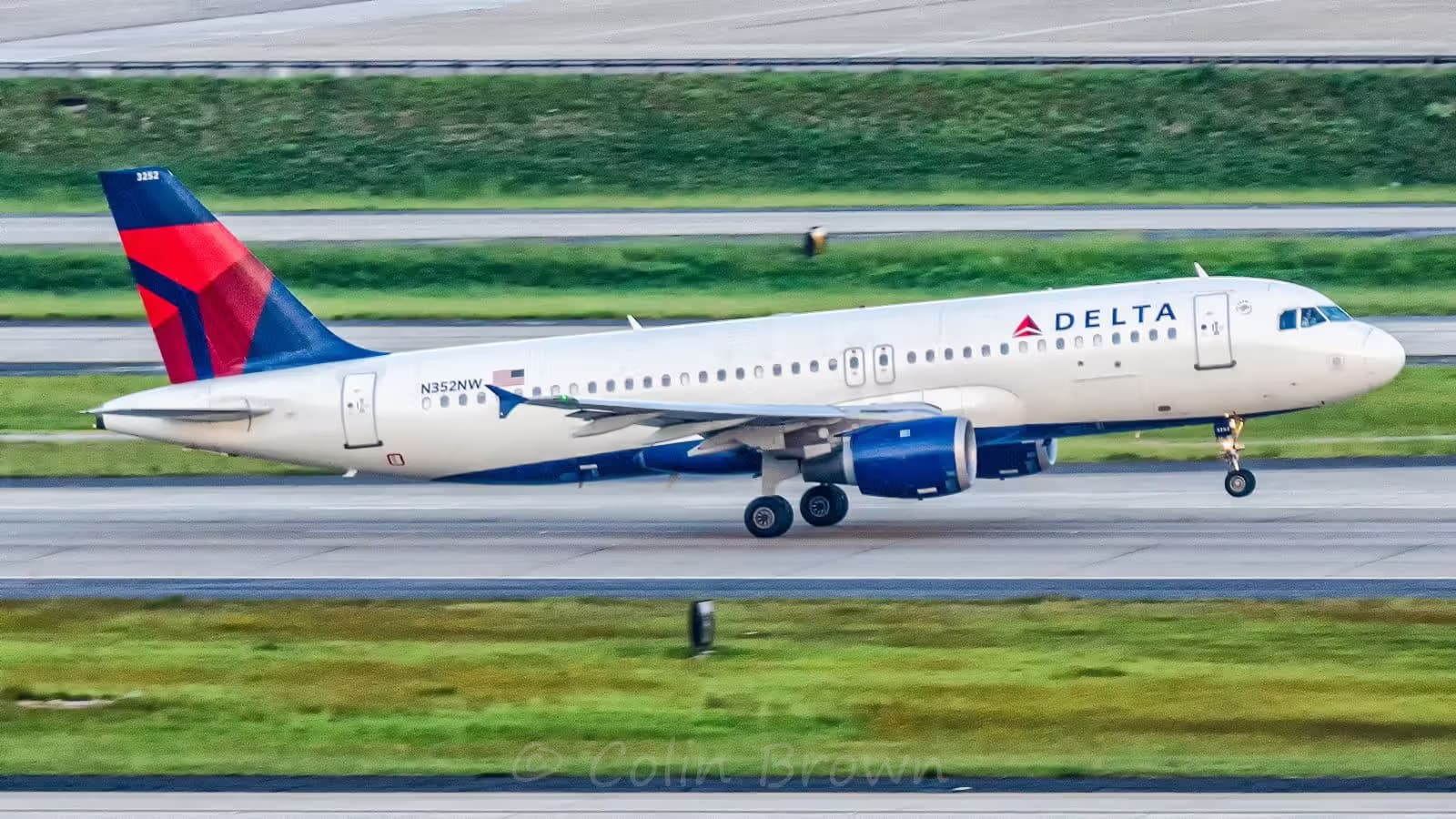 N352NW — Airbus