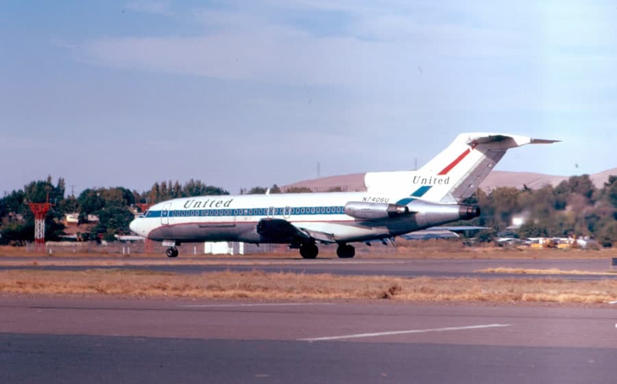 N7406U — Aircraft