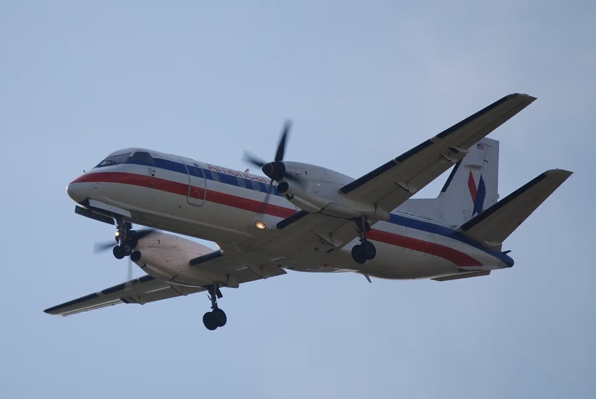N304AE — Twin-engine aircraft
