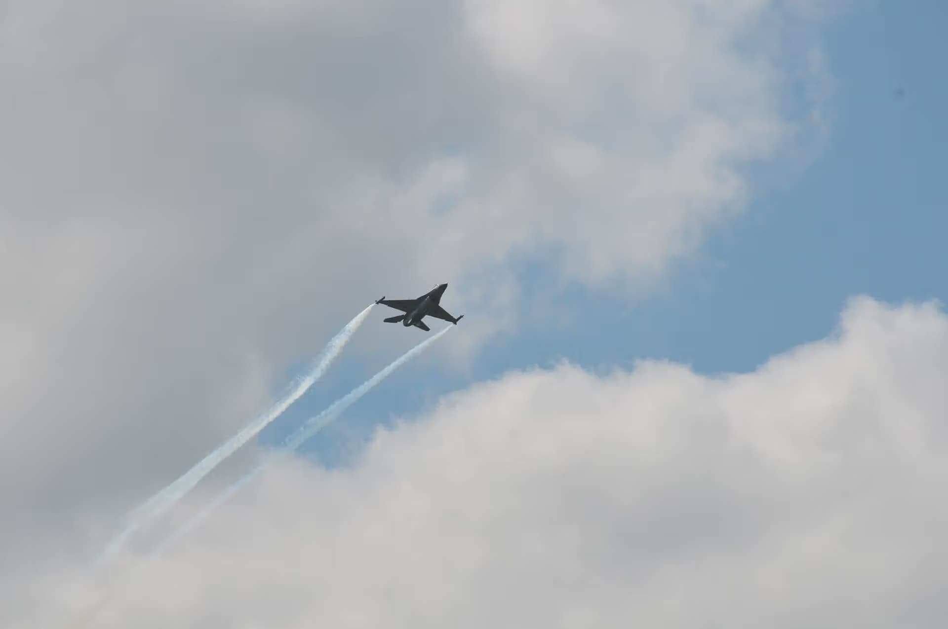 Unidentified — Aircraft