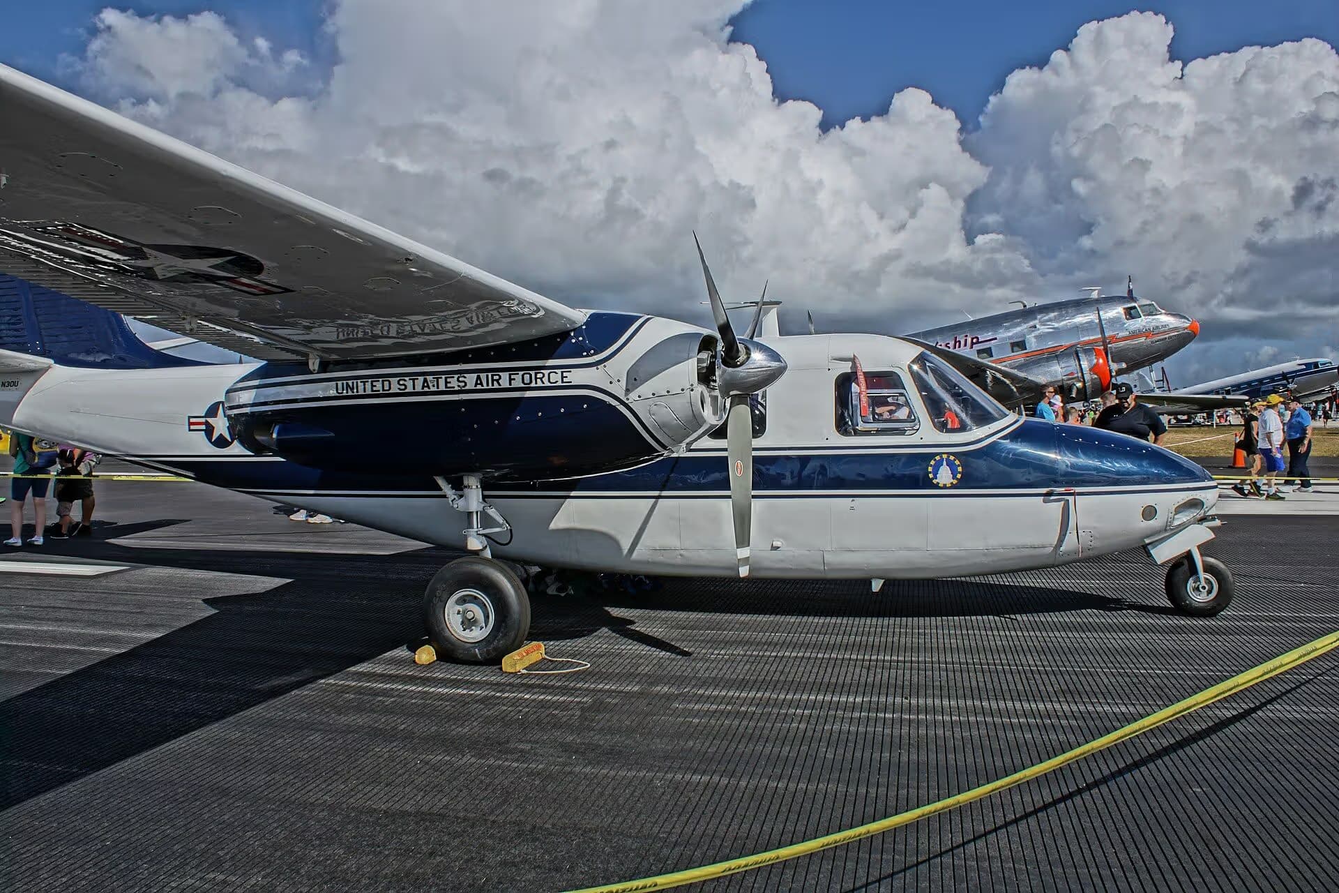 N30U — Twin-engine aircraft