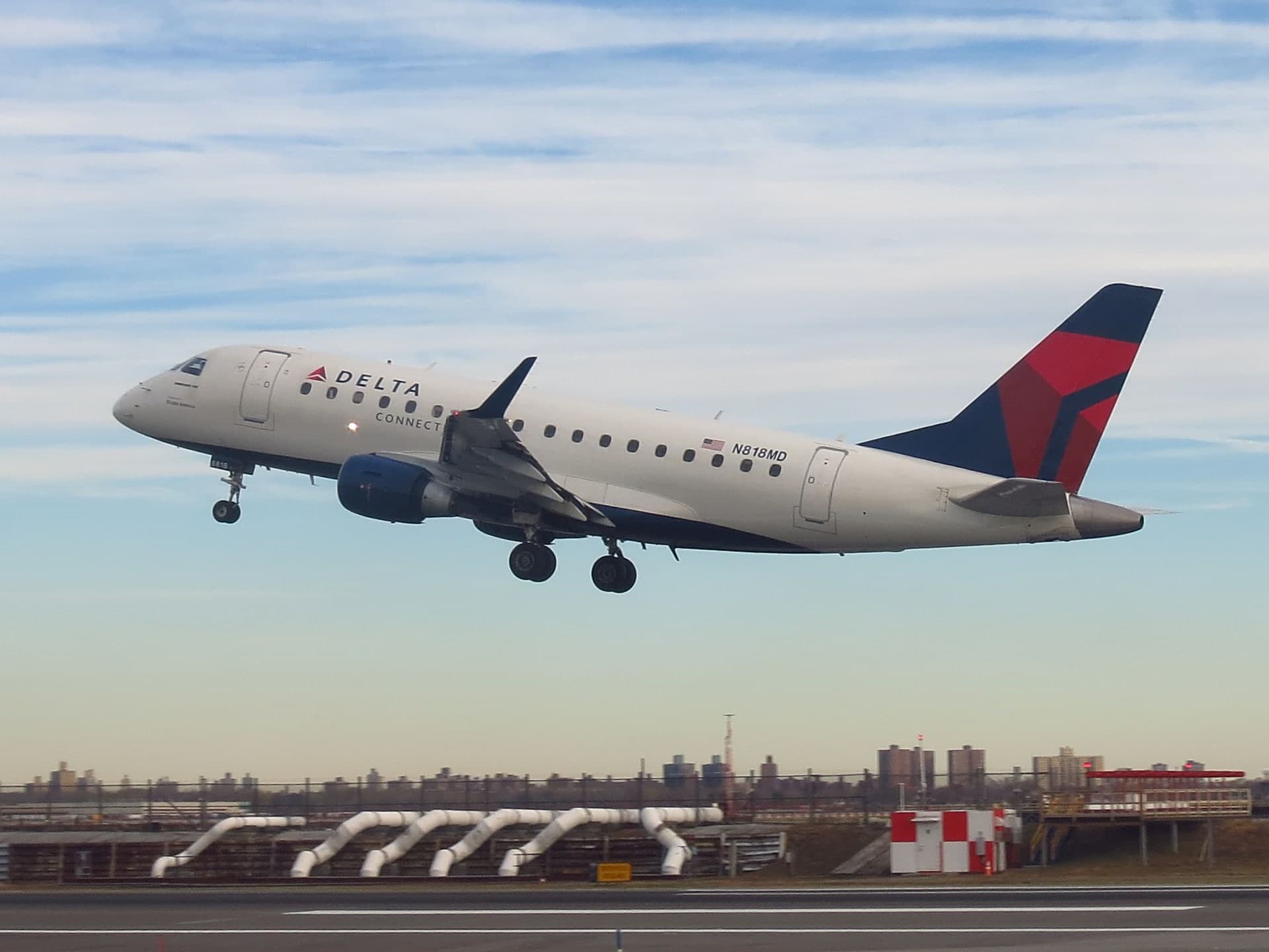 N818MD — Embraer