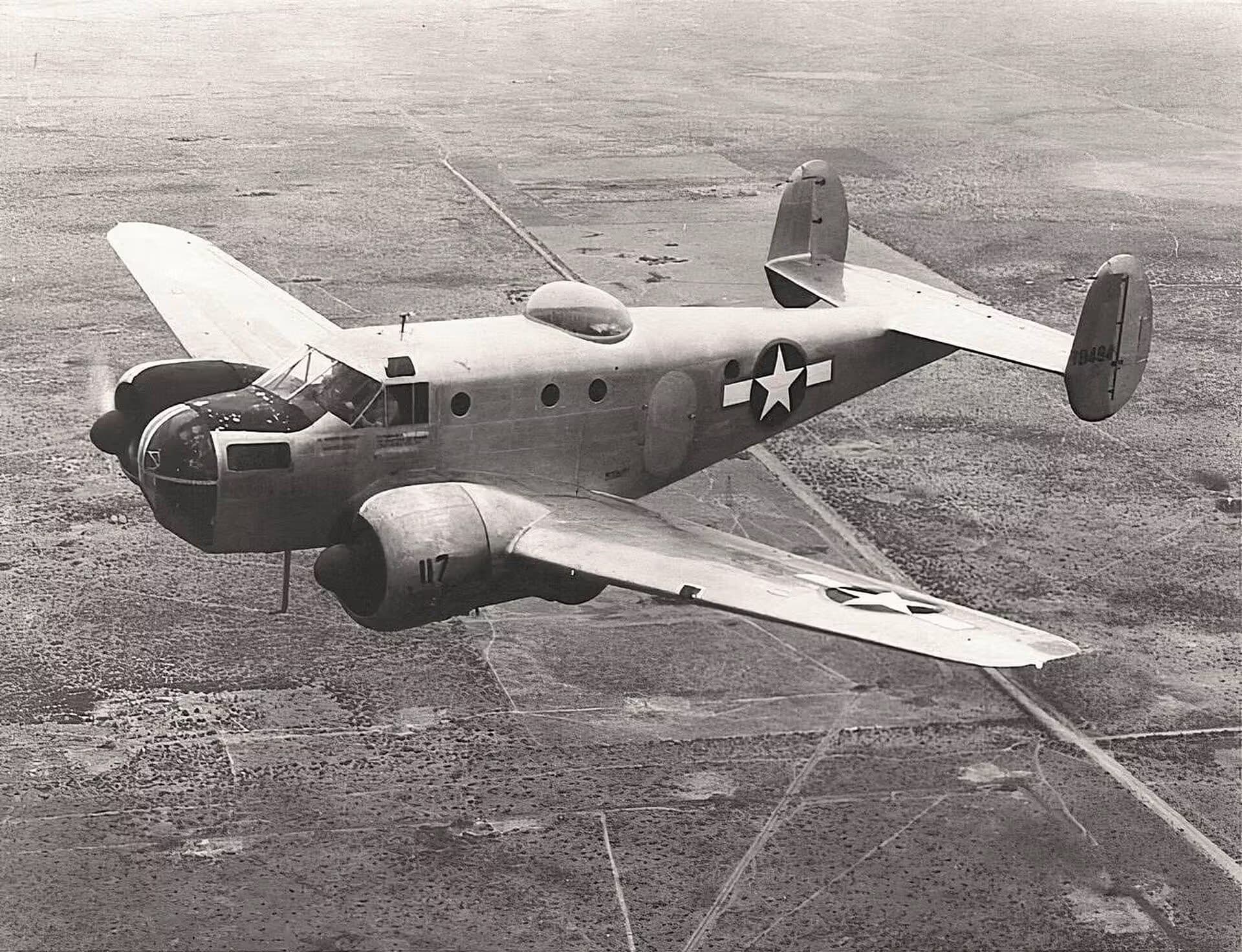 Unidentified — Twin-engine aircraft