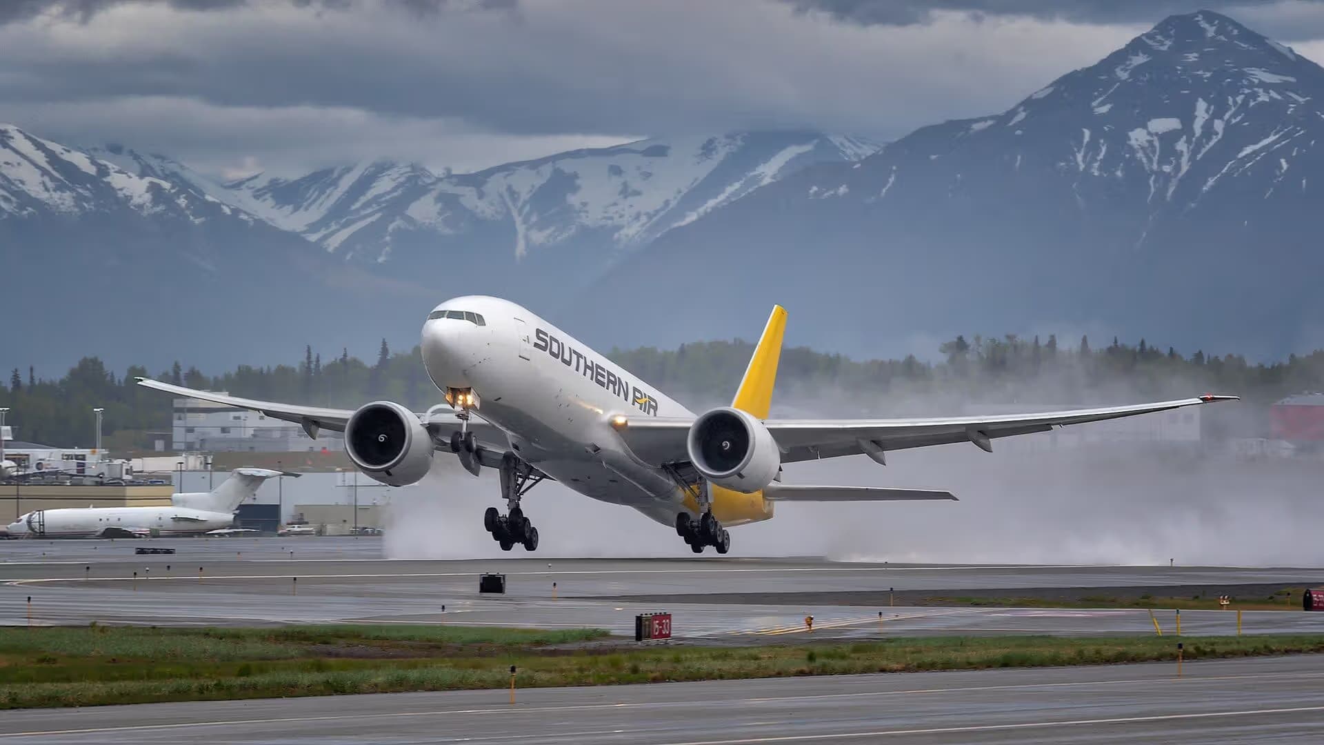 N775SA — Twin-engine aircraft