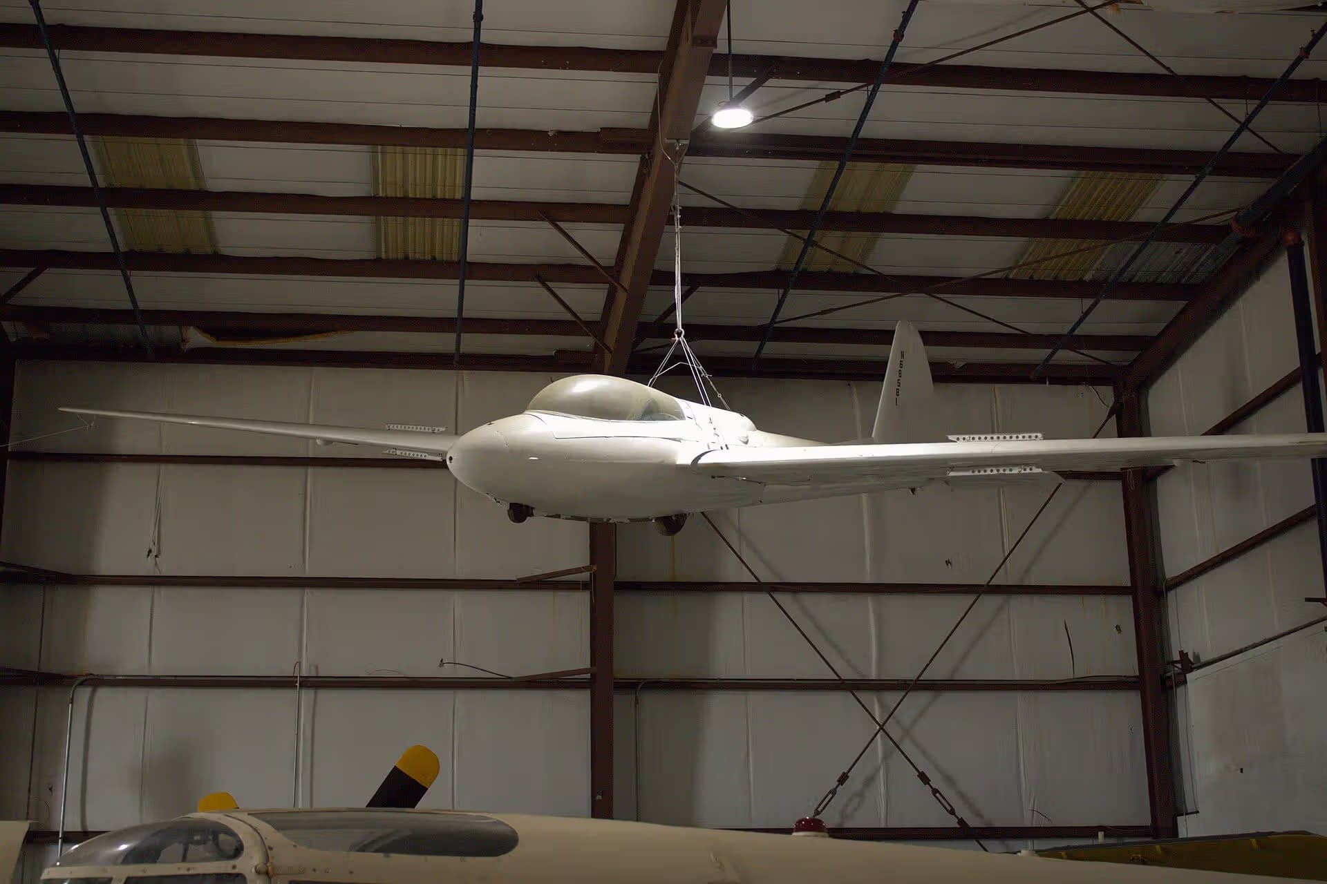 N68581 — Glider