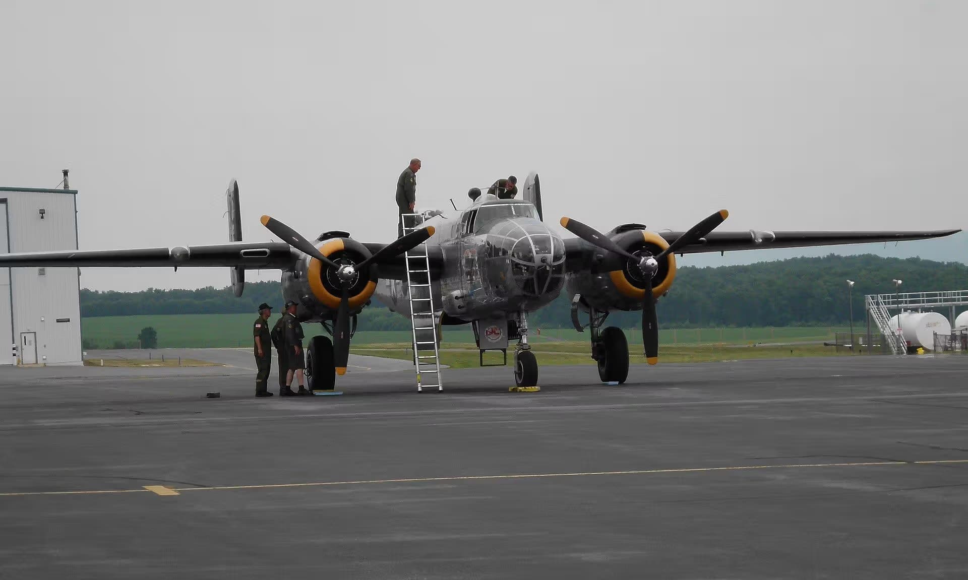 Unidentified — Twin-engine aircraft
