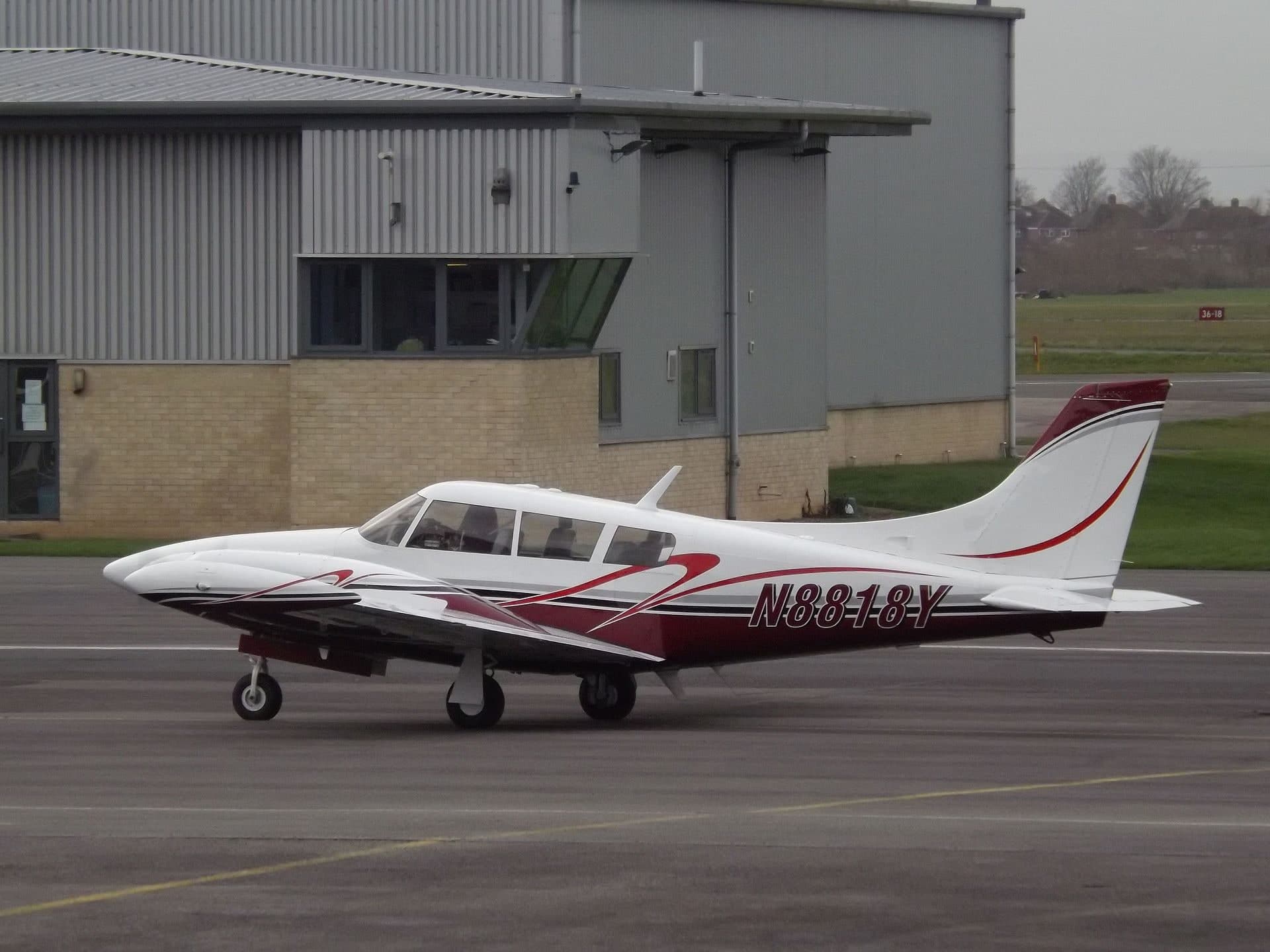 N8818Y — Twin-engine aircraft