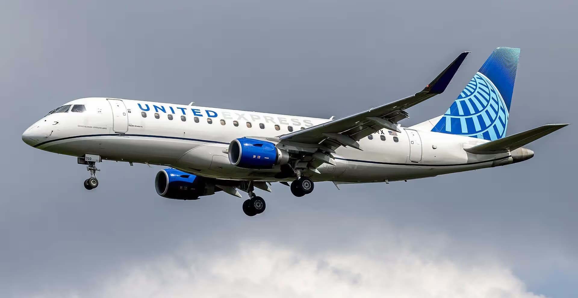 N769YX — Embraer