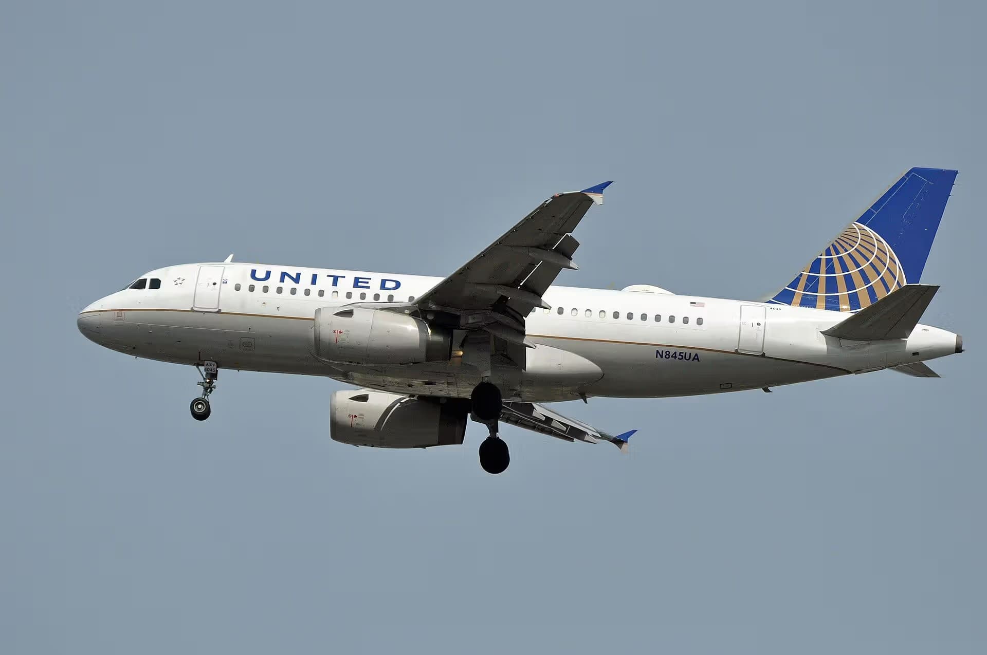 N845UA — Airbus