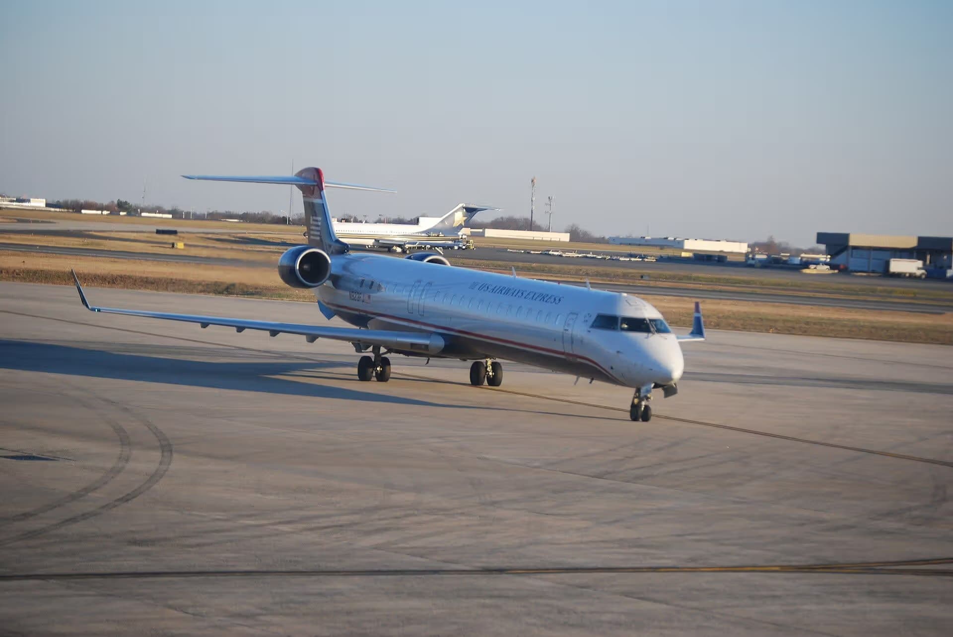 N923FJ — Twin-engine aircraft