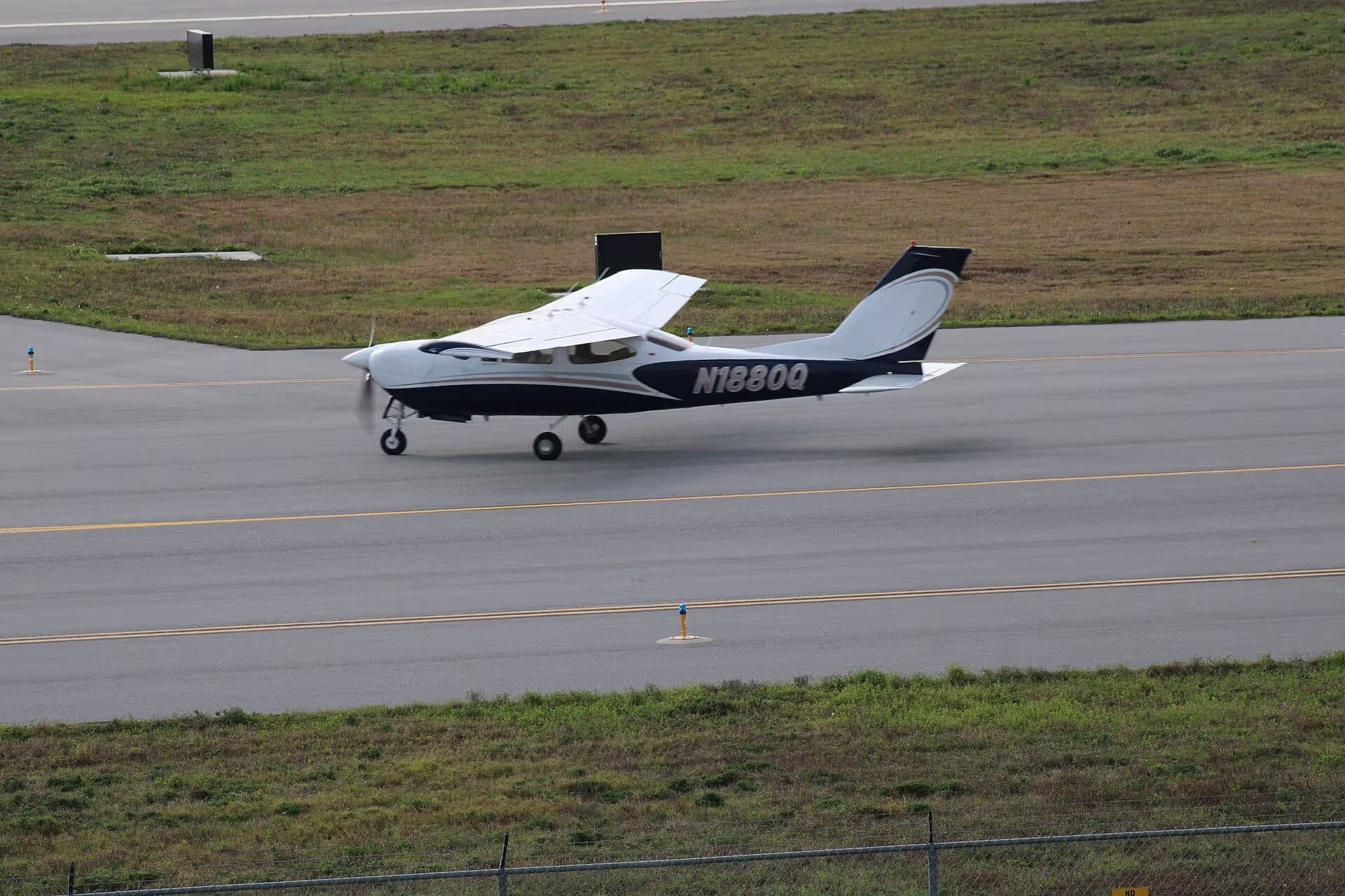 N1880Q — Single-engine aircraft