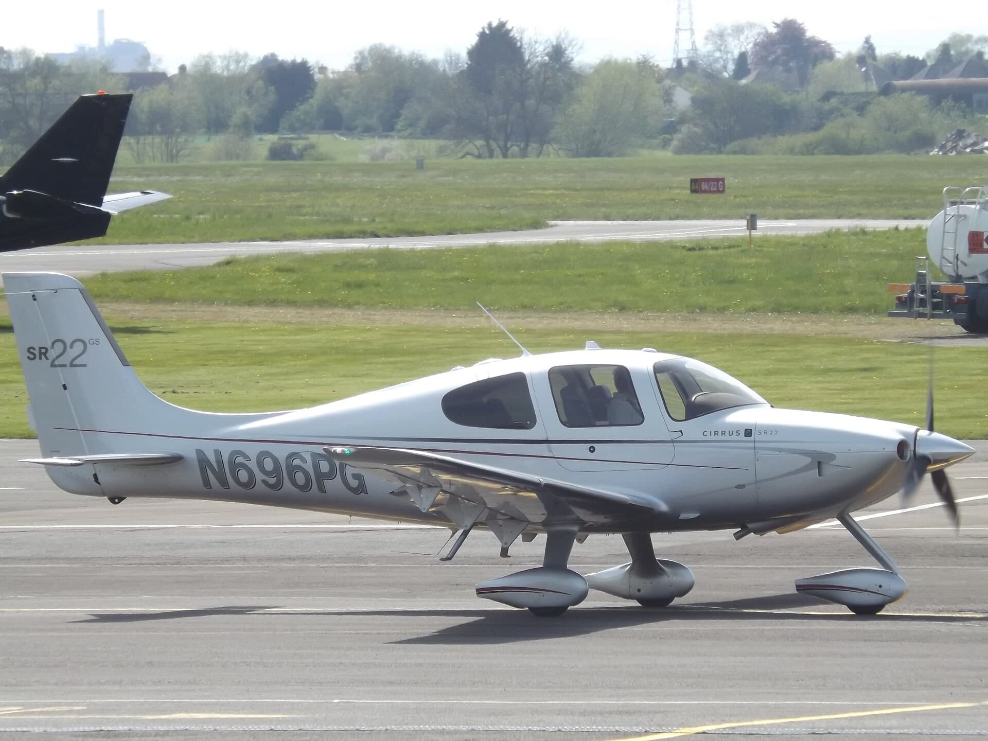 N696PG — Cirrus