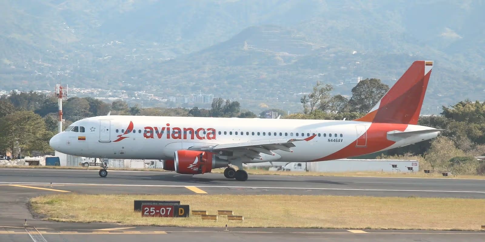 N446AV — Airbus