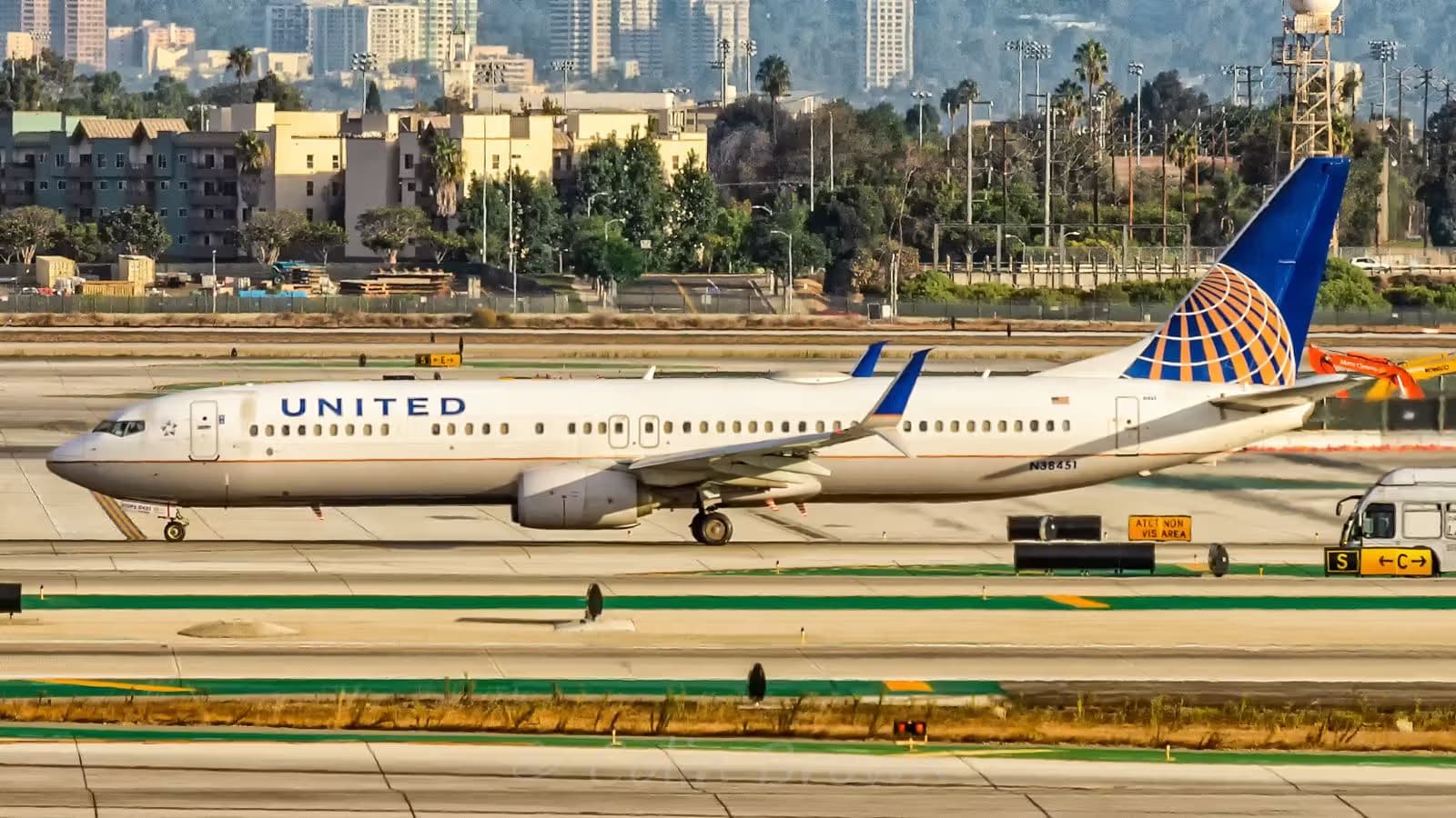 N38451 — Boeing