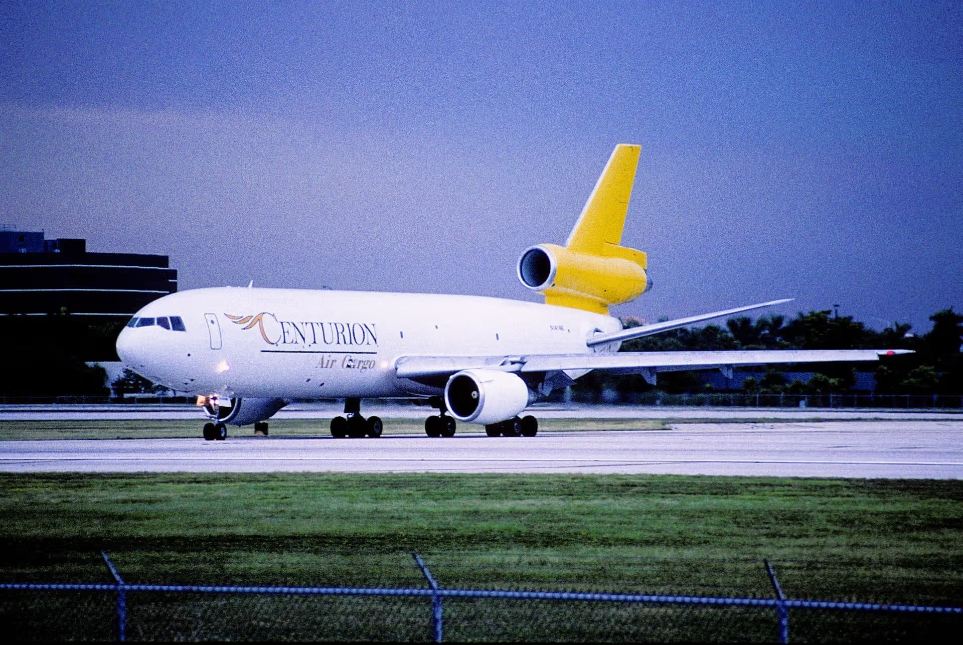N141WE — Douglas