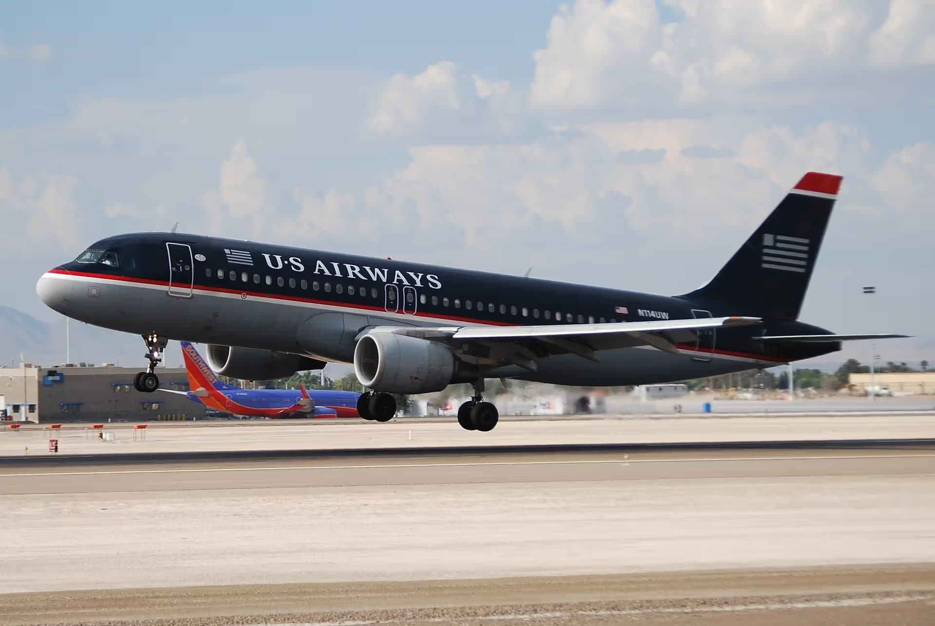 N114UW — Airbus