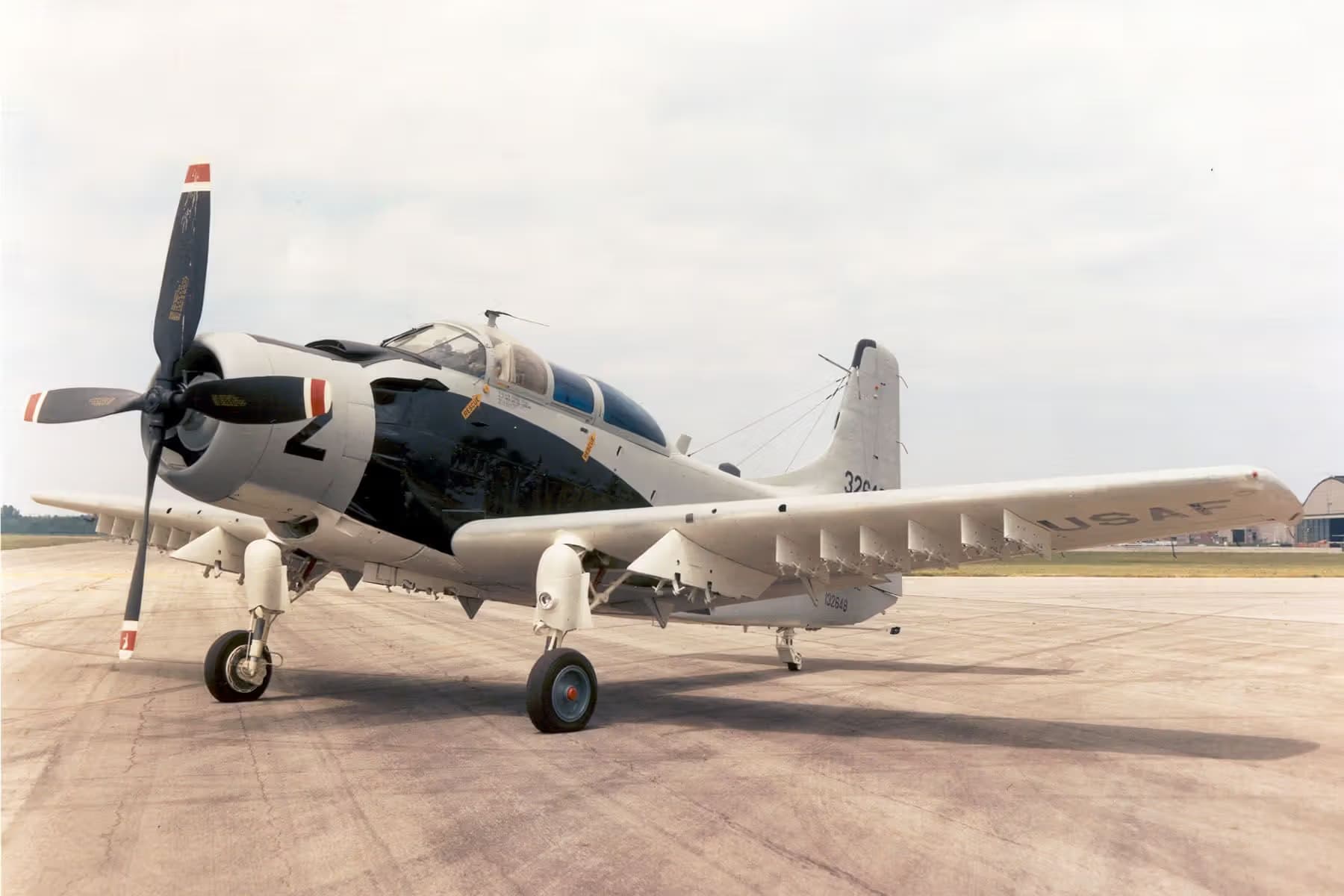 Unidentified — Single-engine aircraft