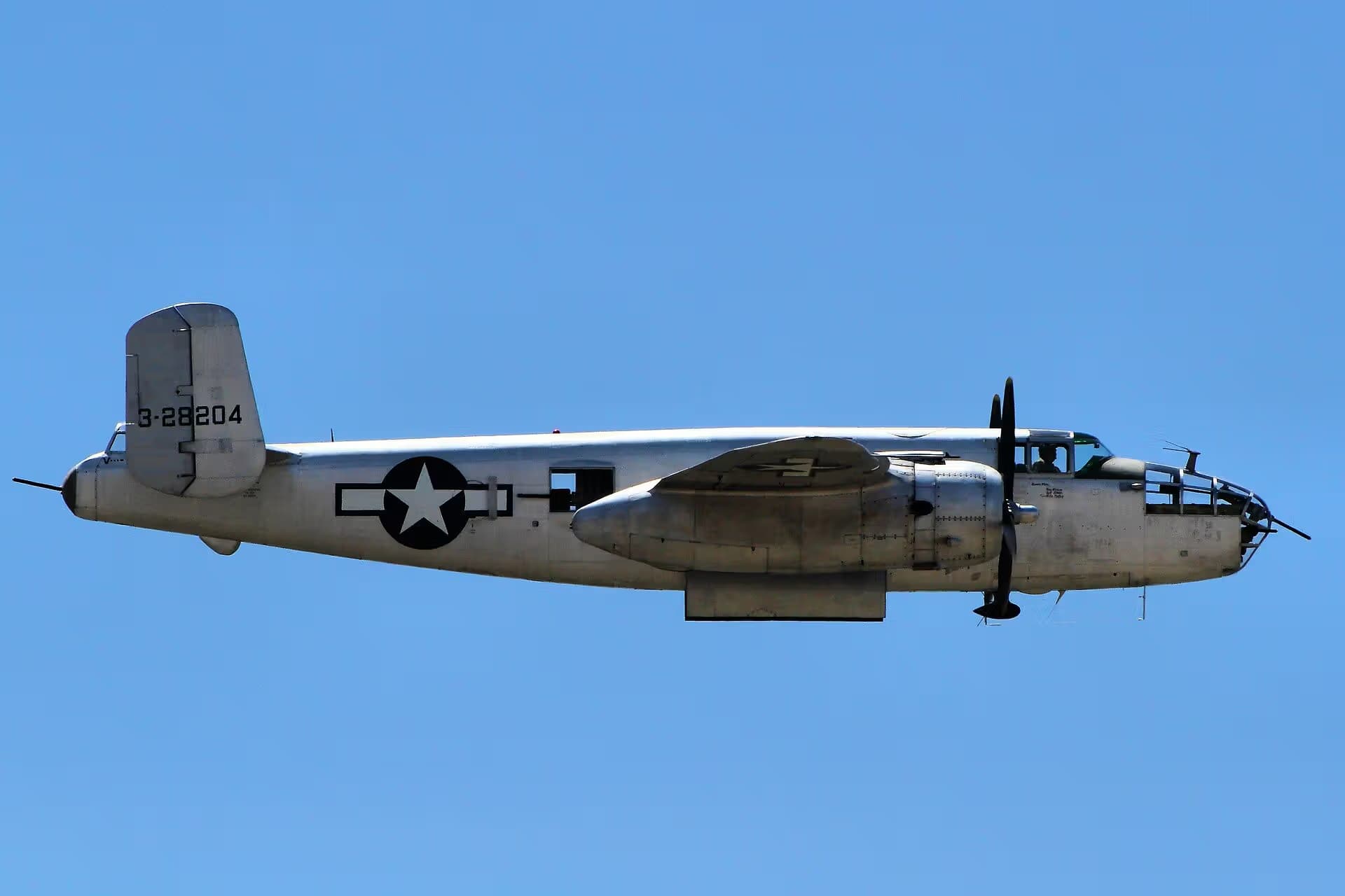 Unidentified — Twin-engine aircraft