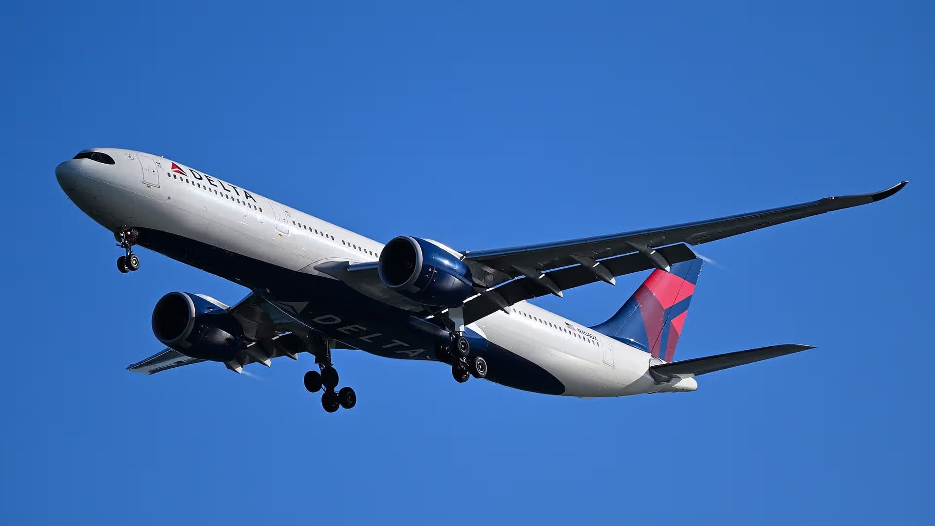 N406DX — Twin-engine aircraft