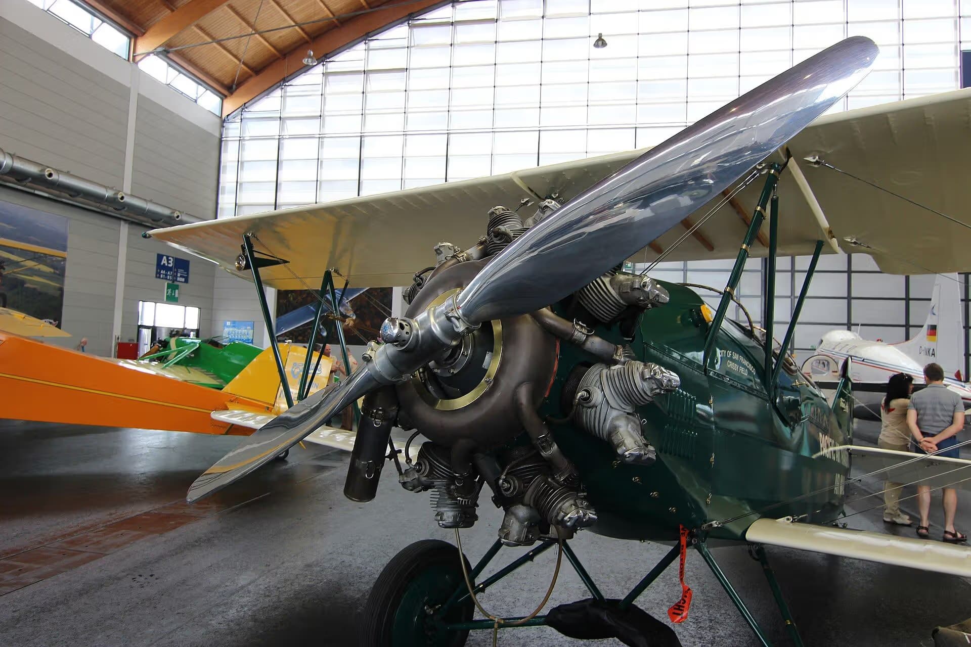 Unidentified — Single-engine aircraft