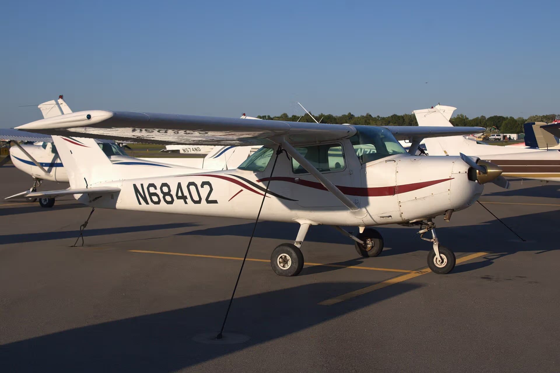N68402 — Single-engine aircraft