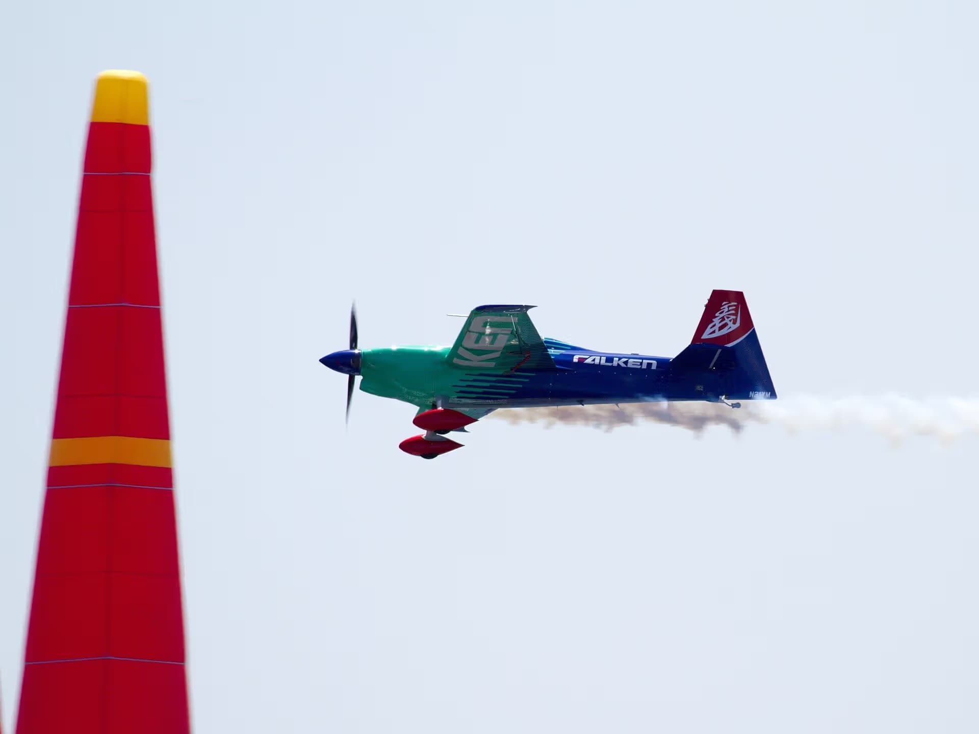 Unidentified — Single-engine aircraft