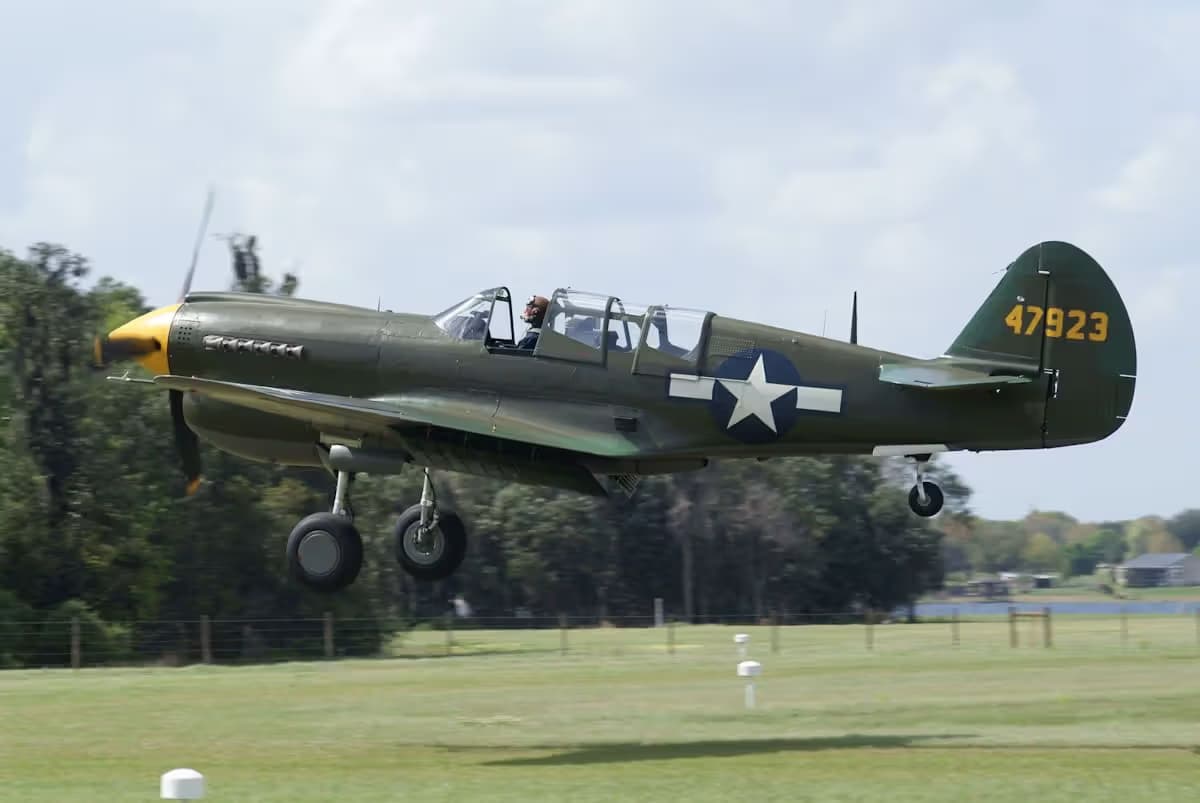 Unidentified — Single-engine aircraft
