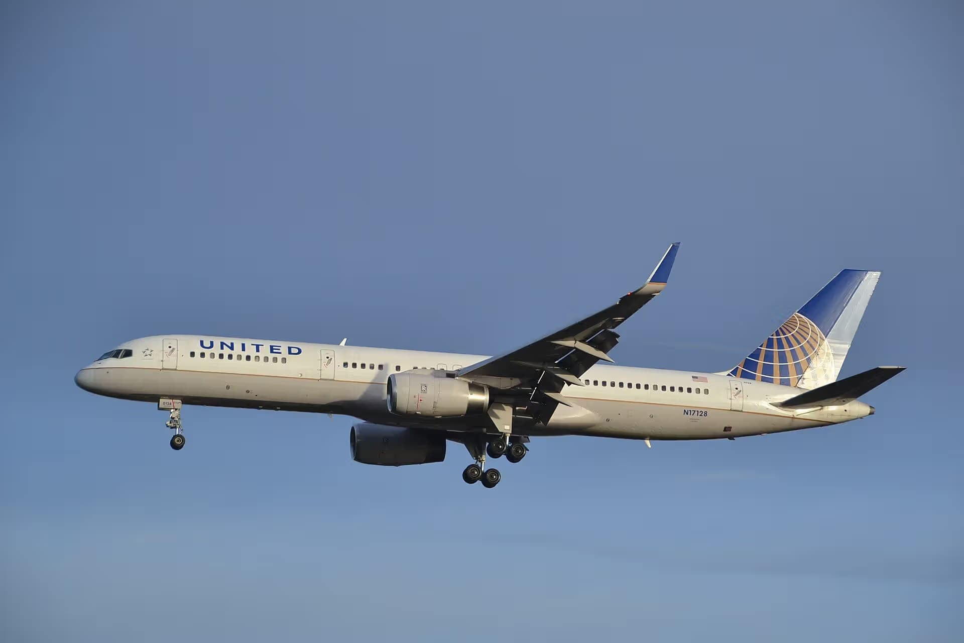 N17128 — Twin-engine aircraft