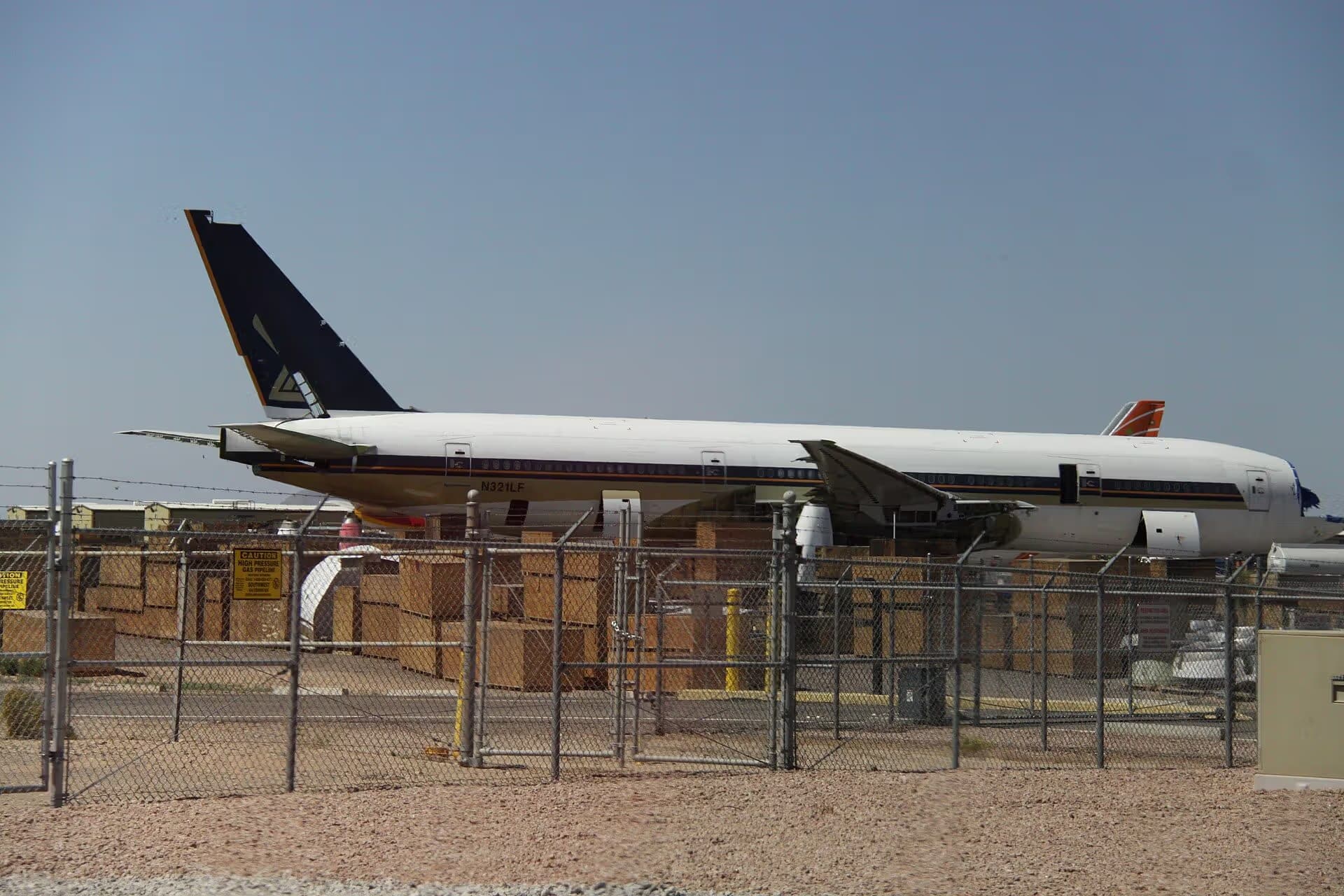 N321LF — Twin-engine aircraft
