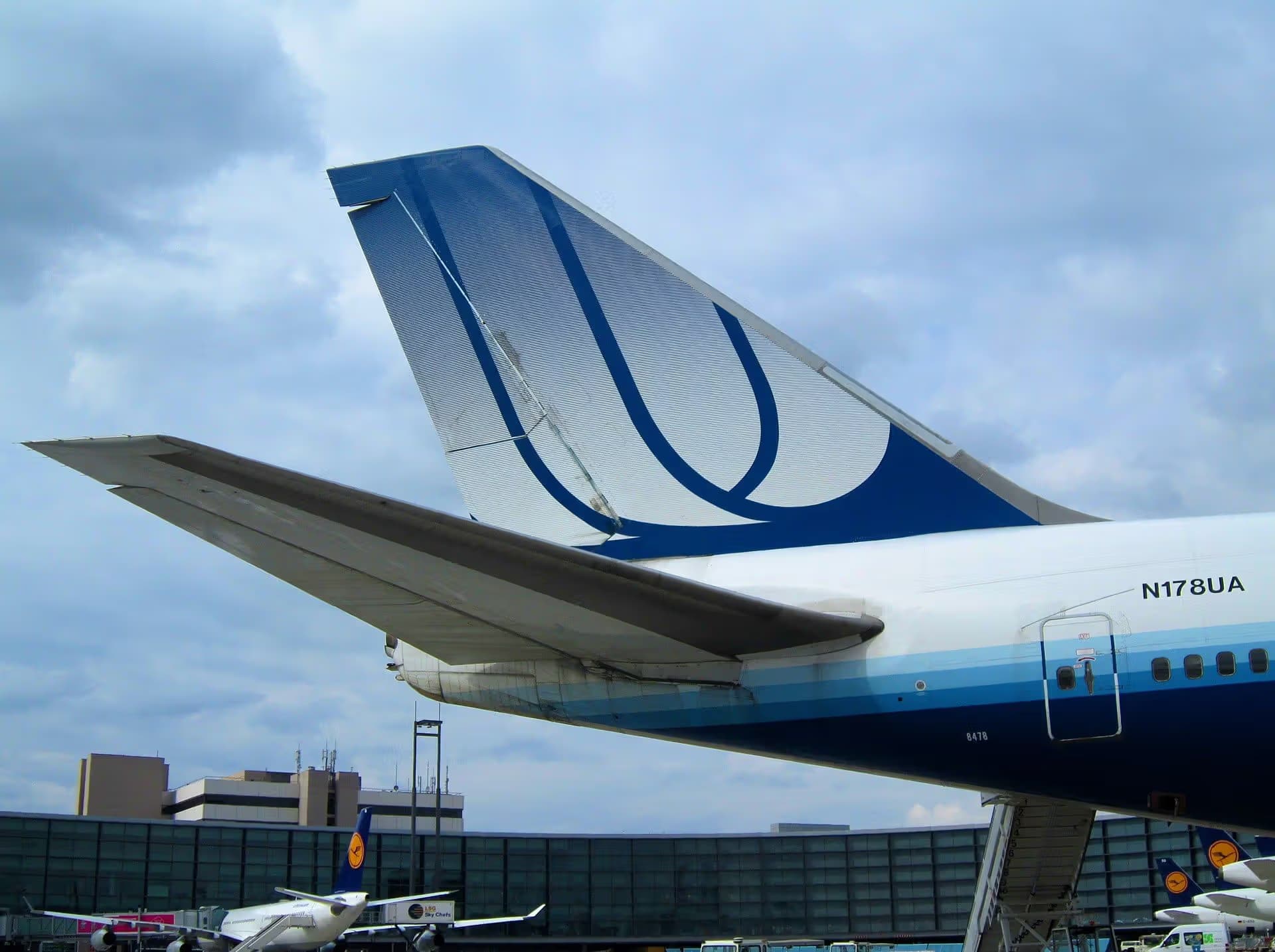 N178UA — Aircraft