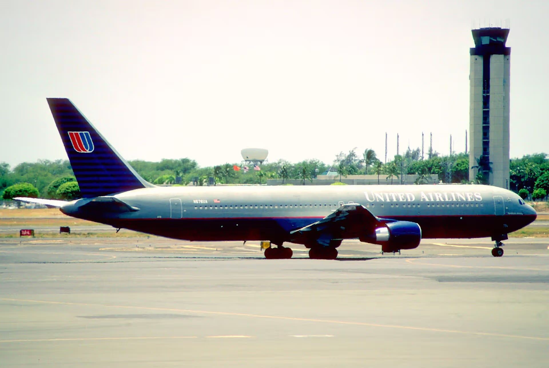 N676UA — Boeing