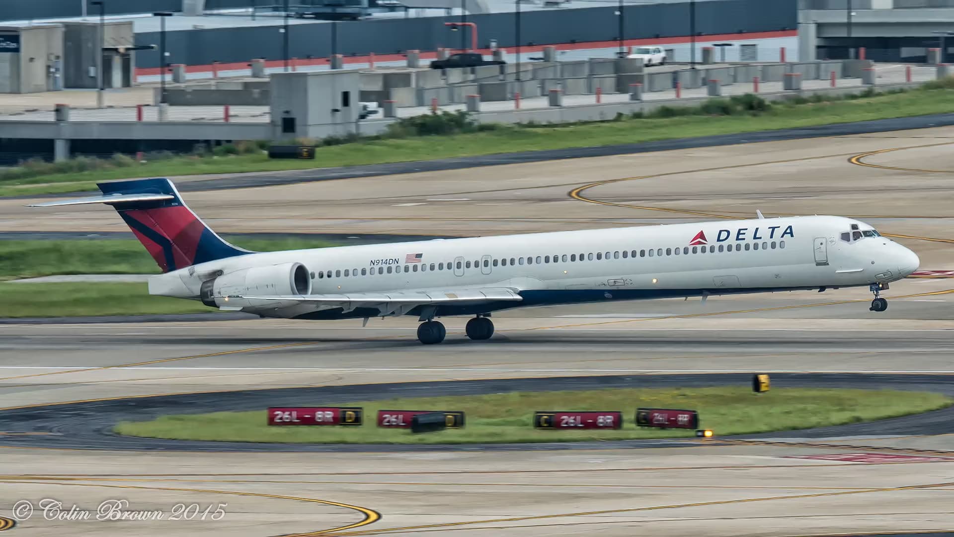N914DN — Douglas